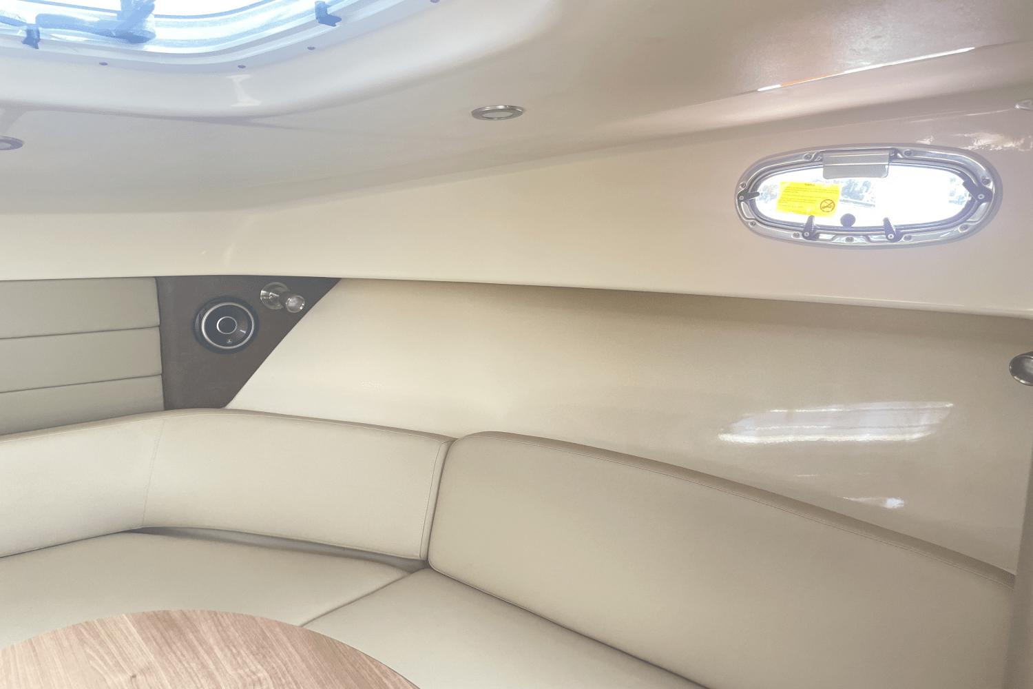 2018 Boston Whaler 315 Conquest