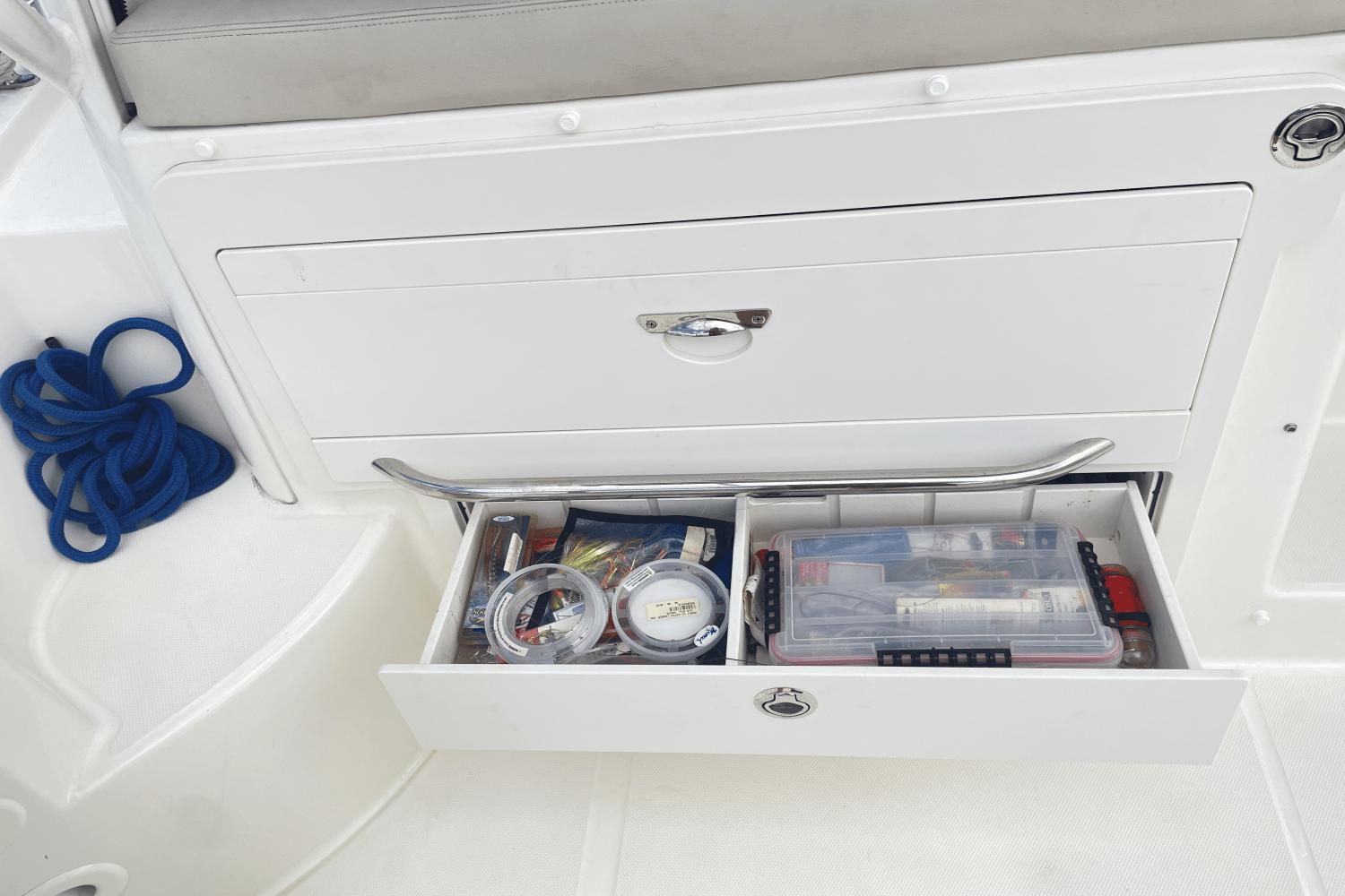 2018 Boston Whaler 315 Conquest
