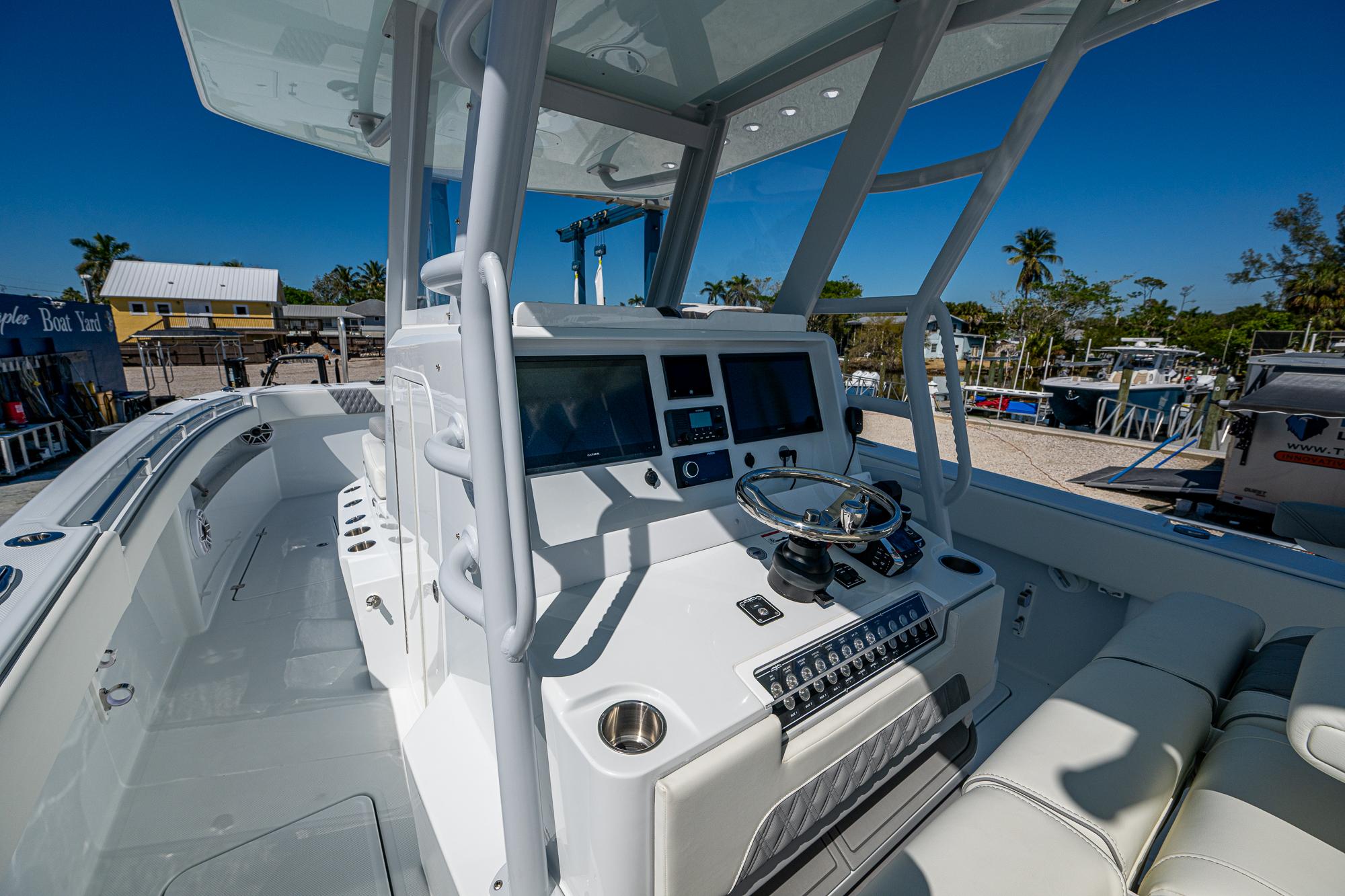 2025-invincible-33-catamaran-power-9669910-20250327094556112-1_XLARGE