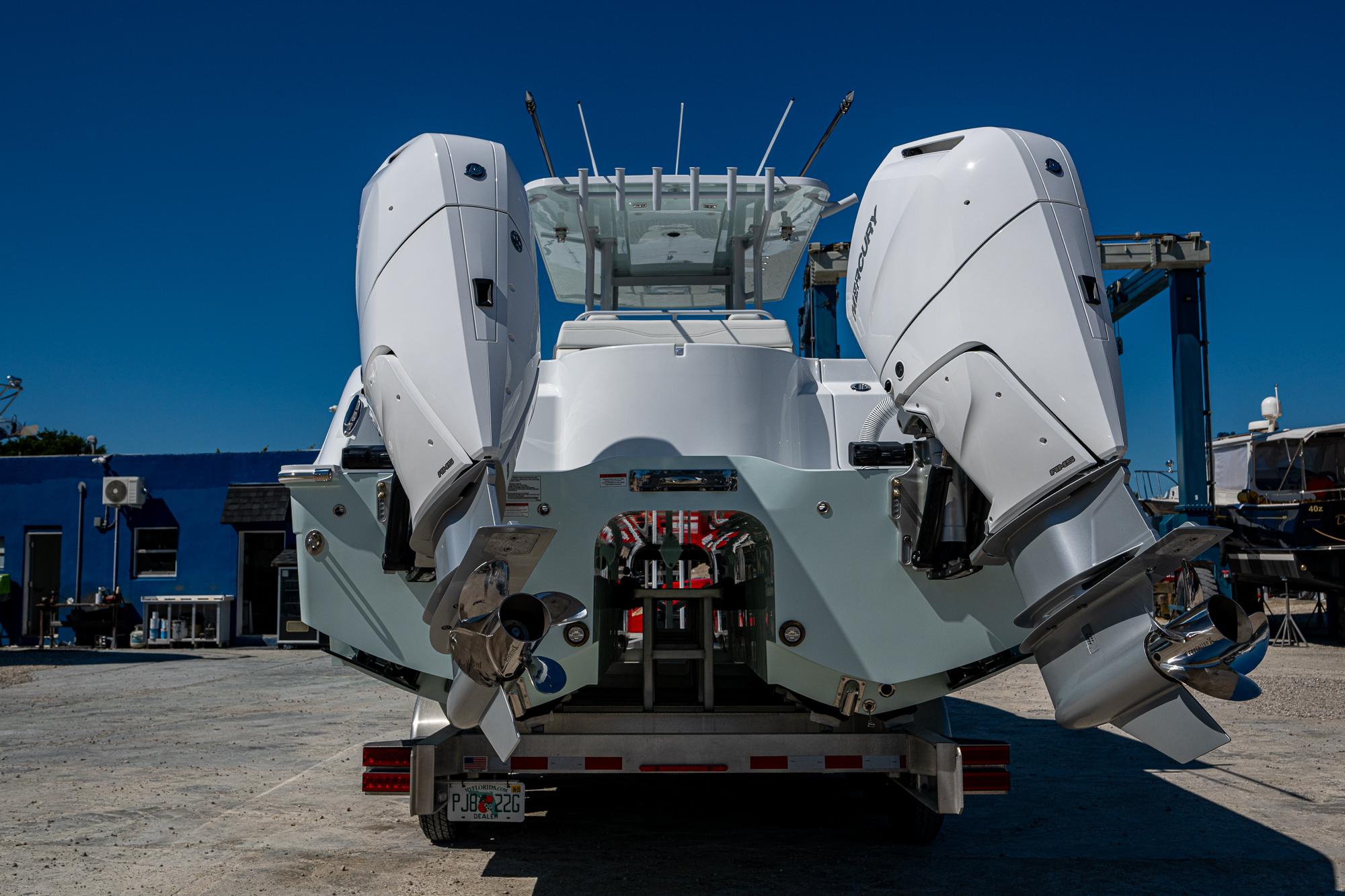 2025-invincible-33-catamaran-power-9669910-20250327094607126-1_XLARGE