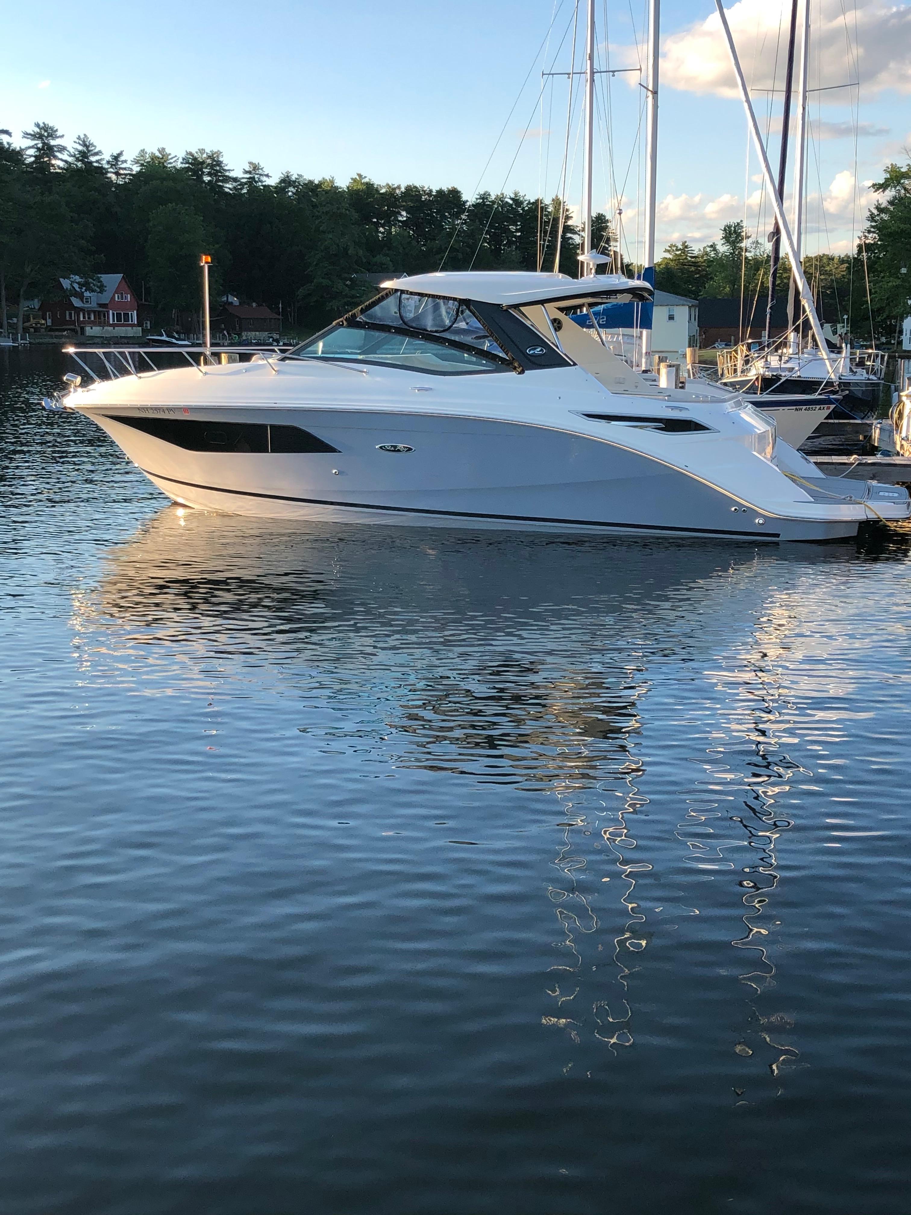 2021 Sea Ray 320 Sundancer