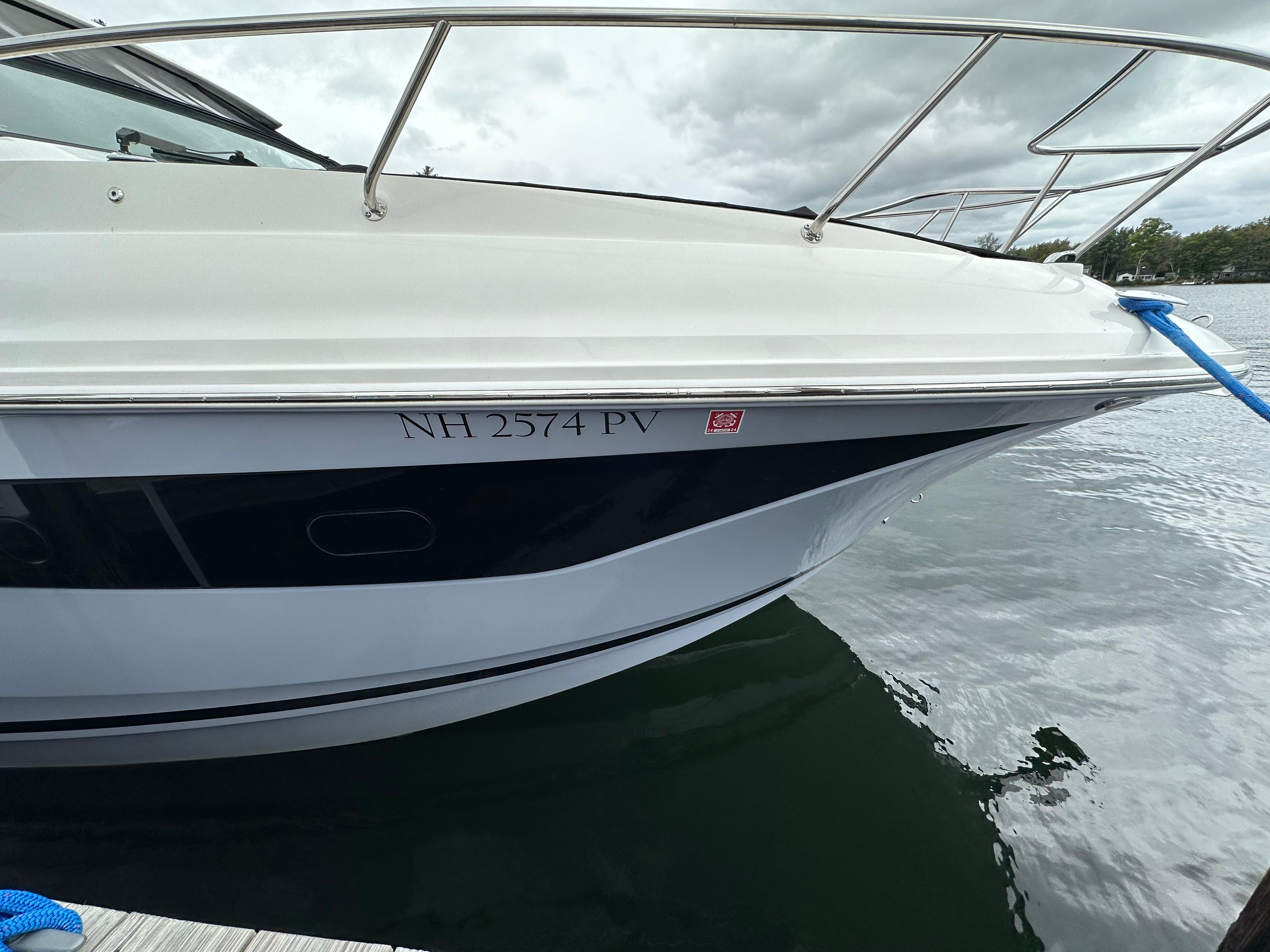 2021 Sea Ray 320 Sundancer