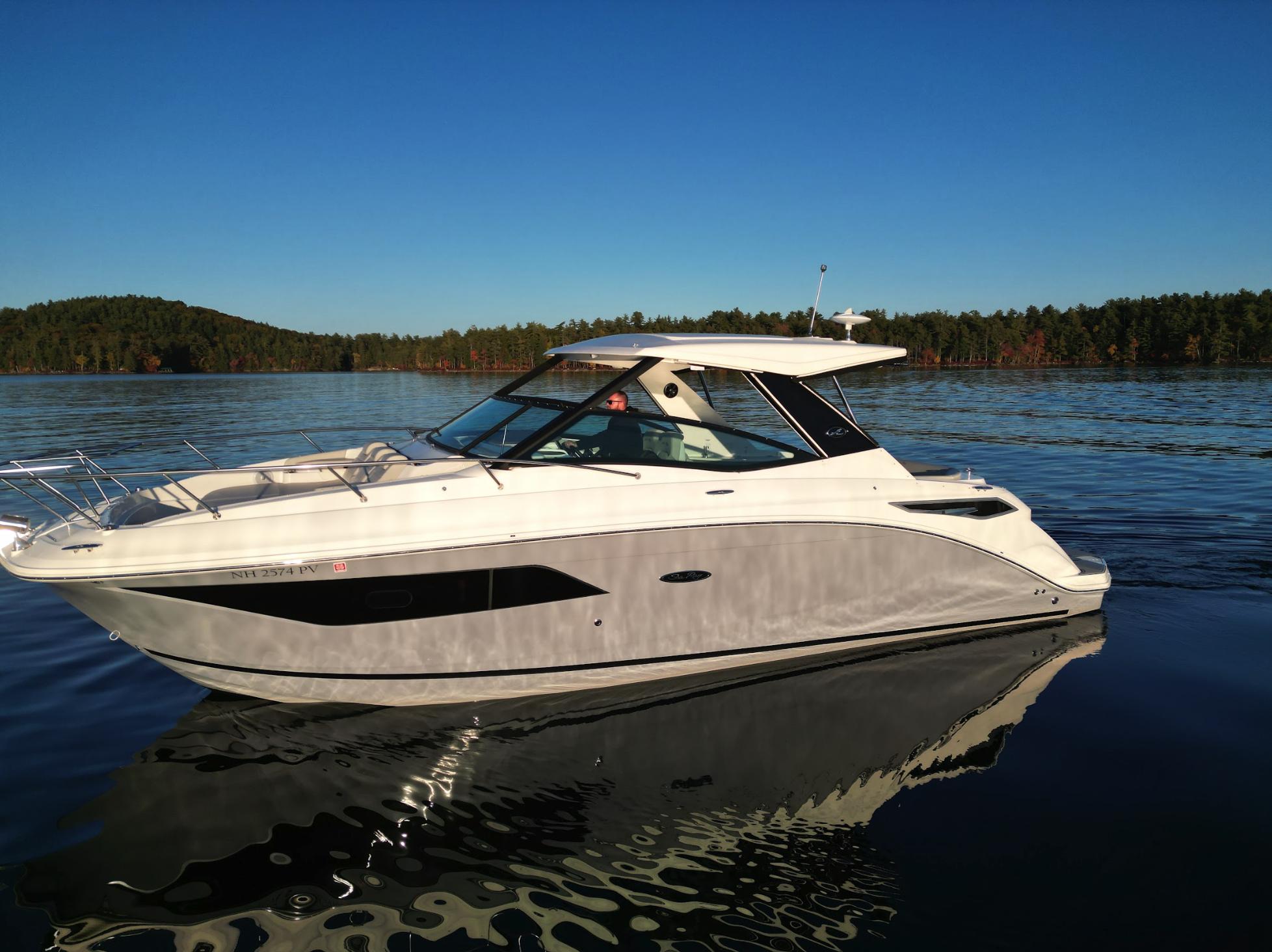 2021 Sea Ray 320 Sundancer