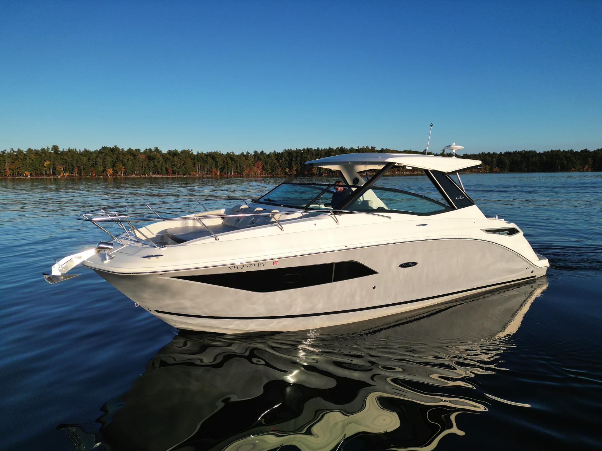 2021 Sea Ray 320 Sundancer