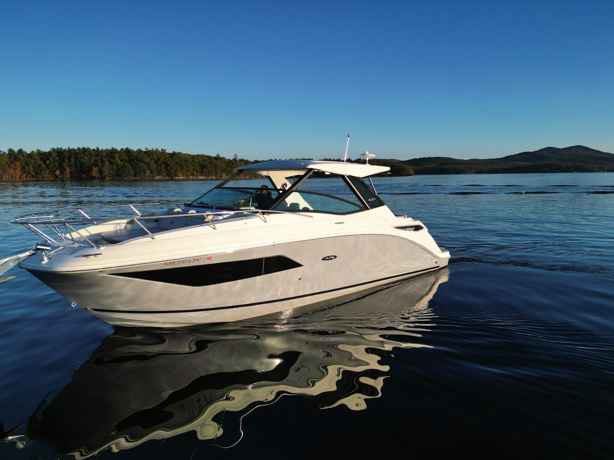 2021 Sea Ray 320 Sundancer