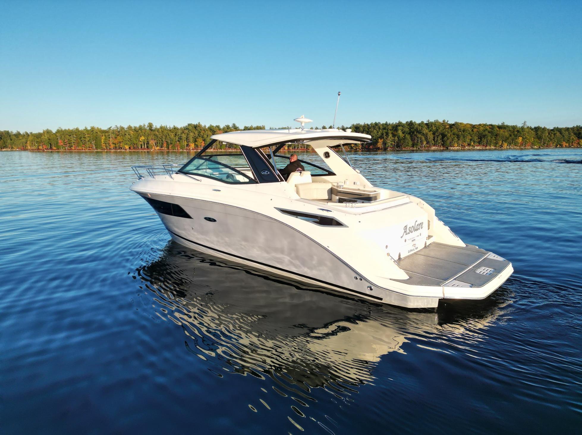 2021 Sea Ray 320 Sundancer