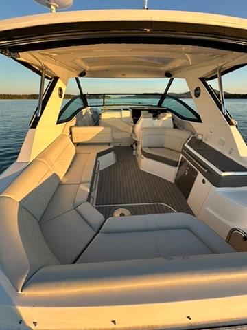 2021 Sea Ray 320 Sundancer