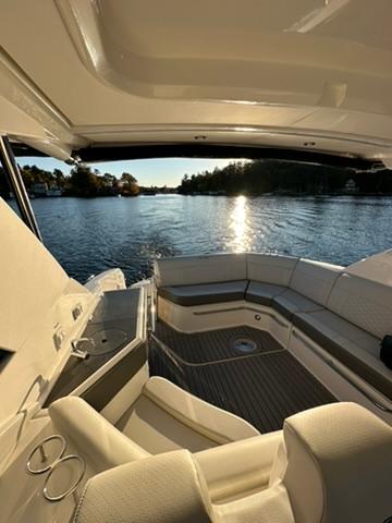 2021 Sea Ray 320 Sundancer