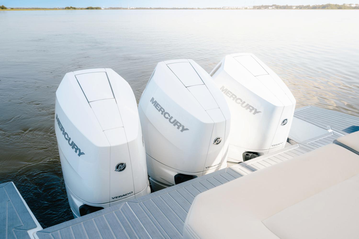 2025-cruisers-yachts-38-gls-outboard-power-9299920-969111577-0-300920240700-4