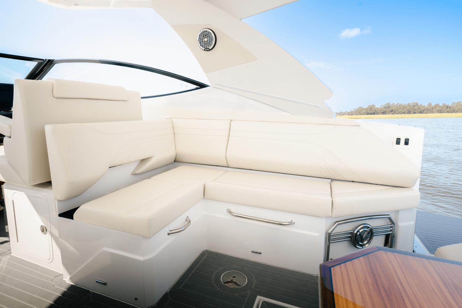 2025-cruisers-yachts-38-gls-outboard-power-9299920-969111585-0-300920240700-7