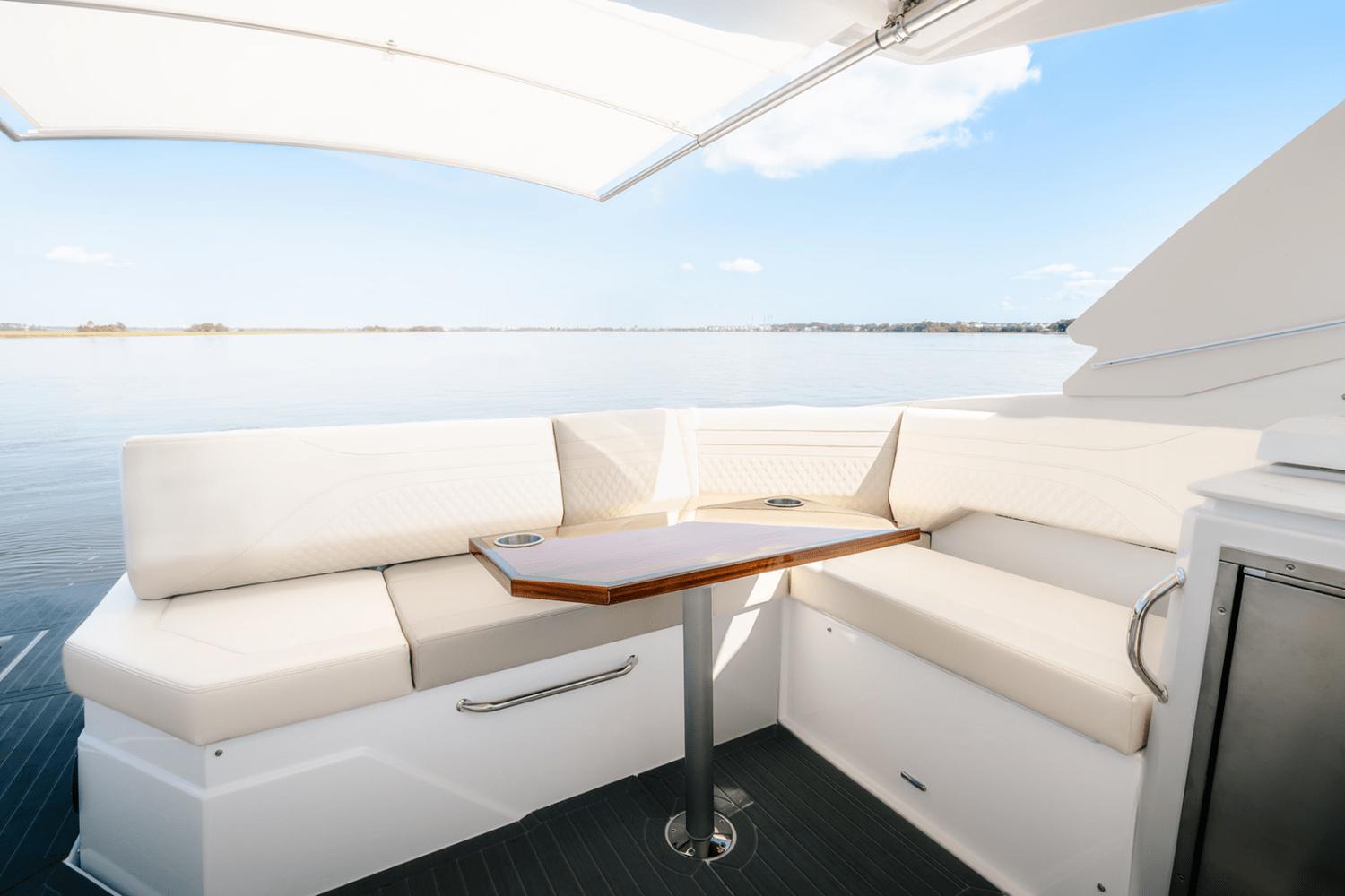2025-cruisers-yachts-38-gls-outboard-power-9299920-969111587-0-300920240700-8