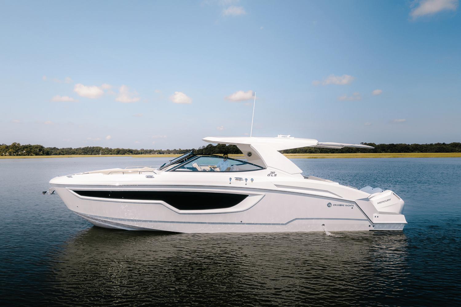 2025-cruisers-yachts-38-gls-outboard-power-9299920-969111591-0-300920240700-1