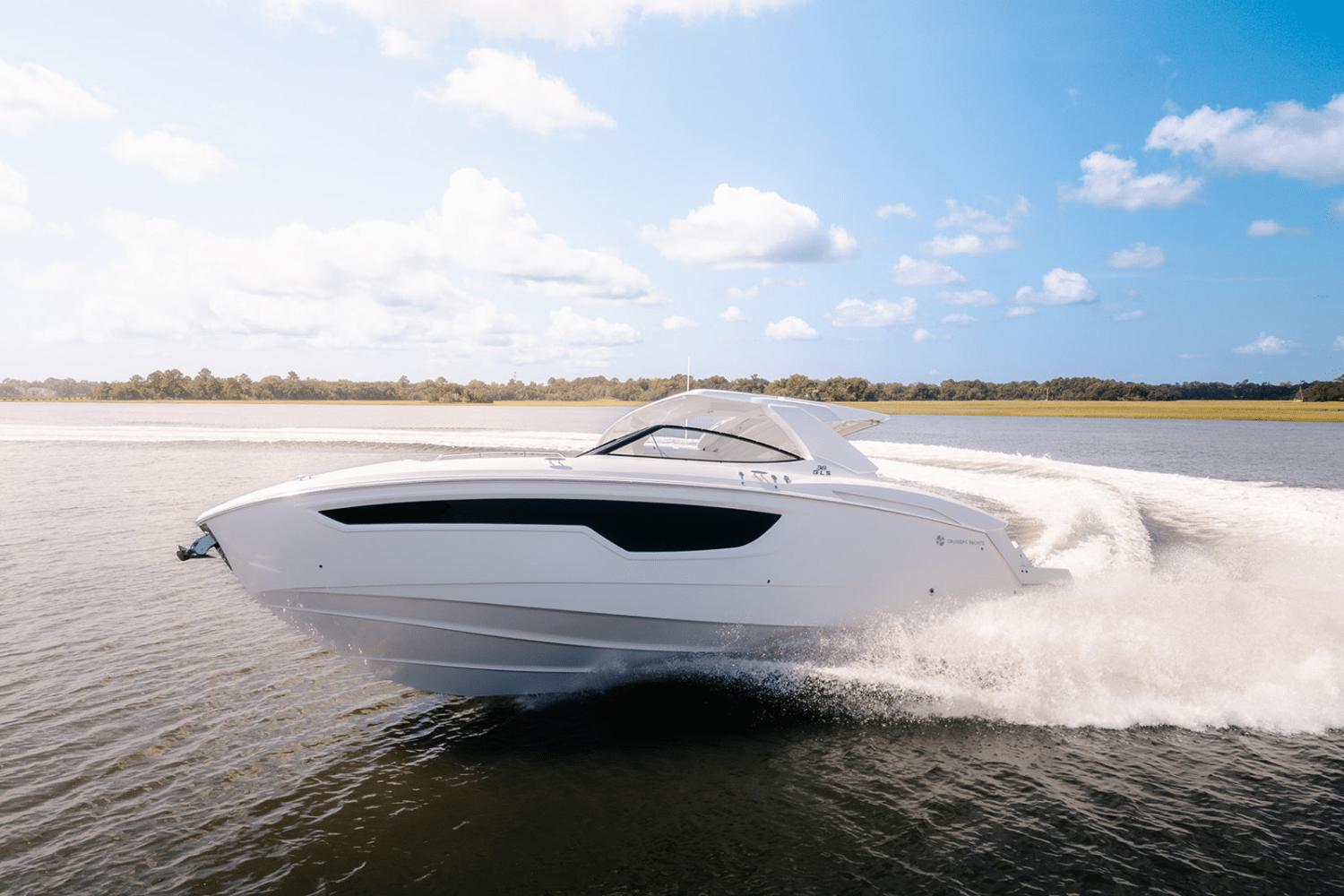 2025-cruisers-yachts-38-gls-outboard-power-9299920-969111594-0-300920240700-31
