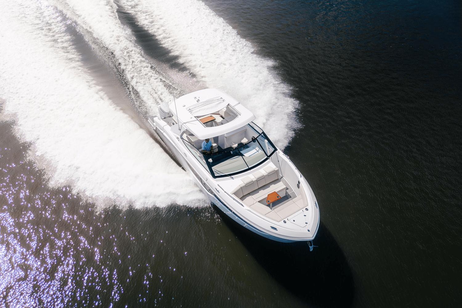 2025-cruisers-yachts-38-gls-outboard-power-9299920-969111596-0-300920240700-30