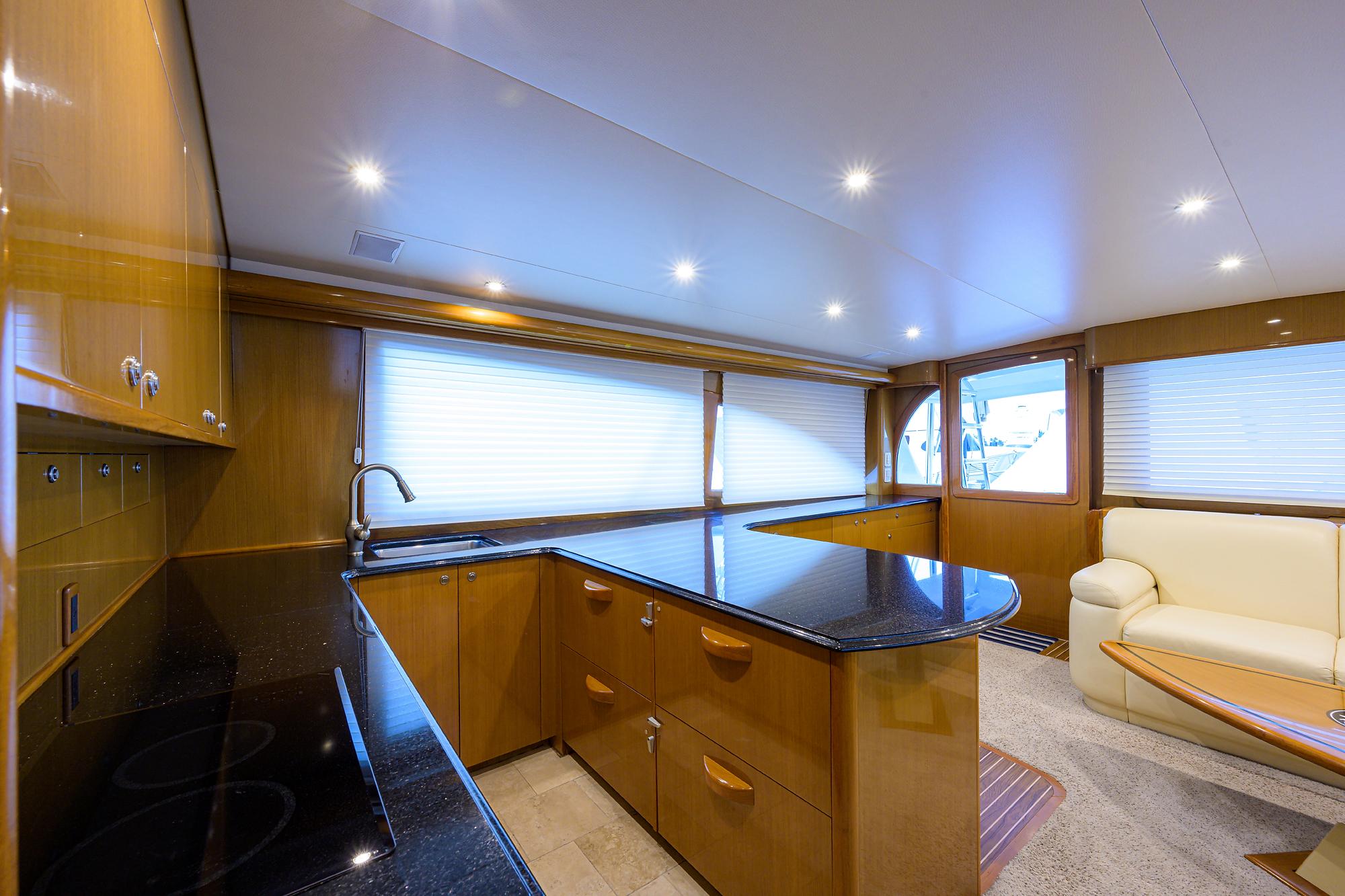 Titan 62 - Capricorn -Galley