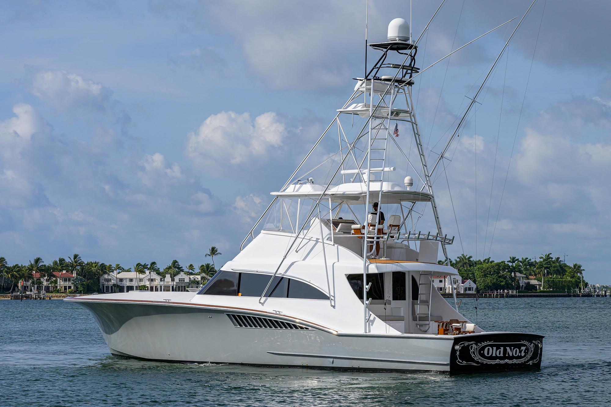 Titan 62 - Old #7 - Exterior