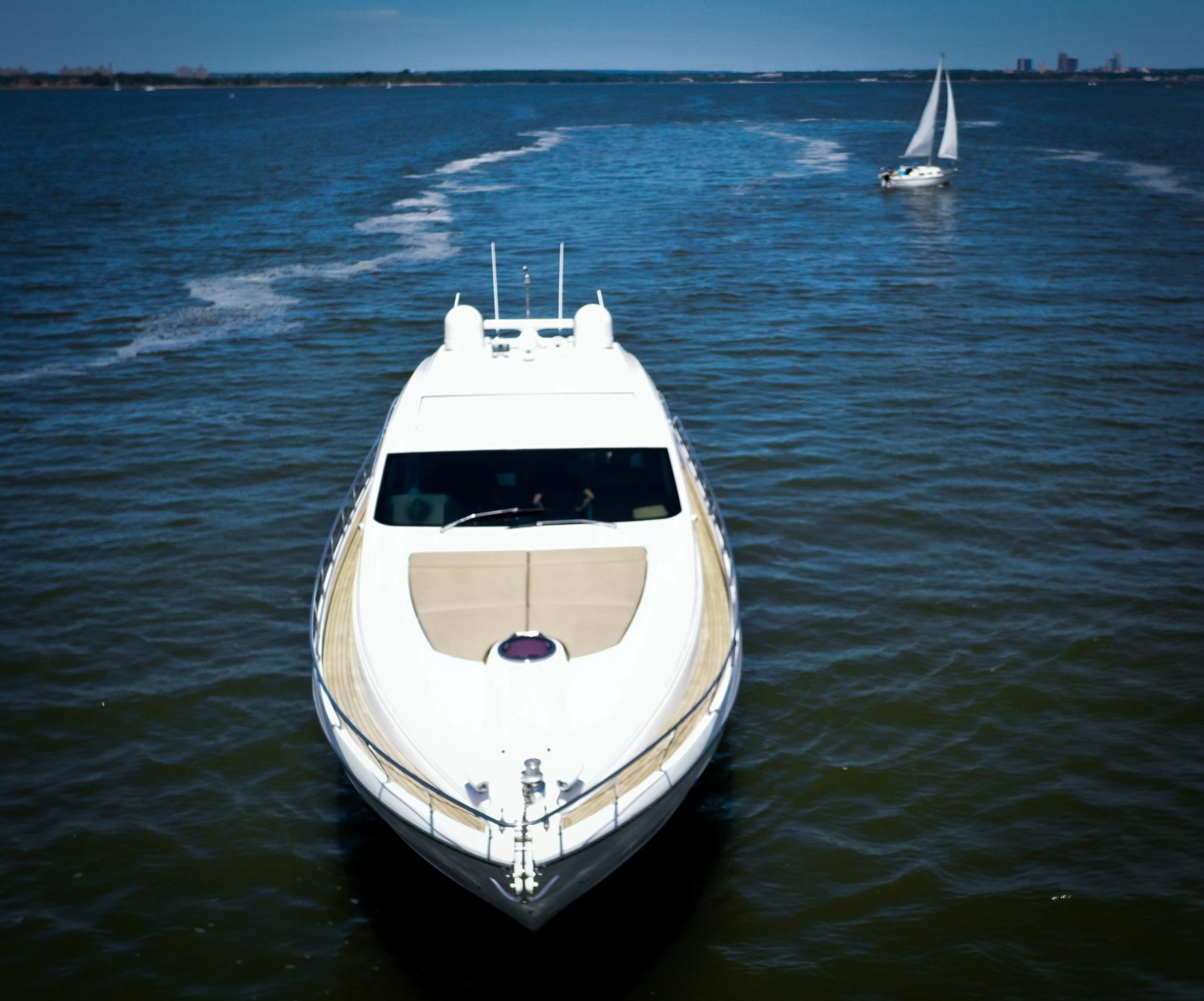 Pershing 64 - SoundView - Exterior Profile