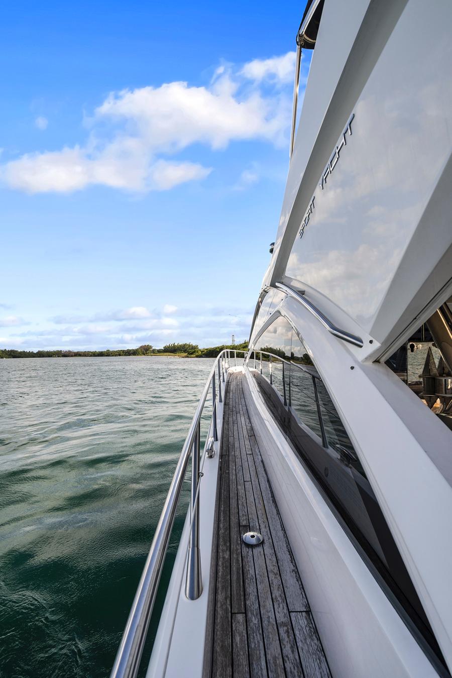 2015 Sunseeker 68 Sport Yacht El Rey