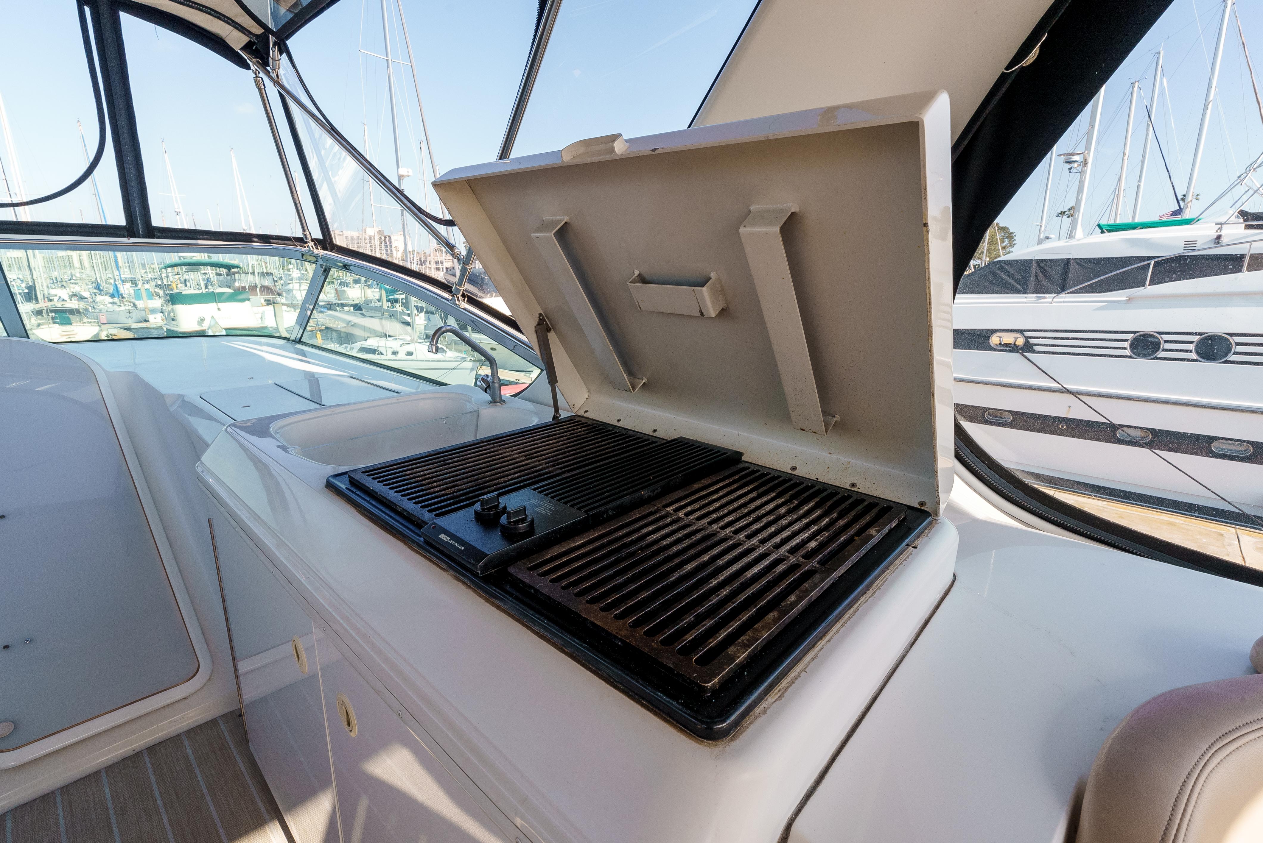 2001-carver-570-pilothouse-power-9749934-20250423141331791-1_XLARGE