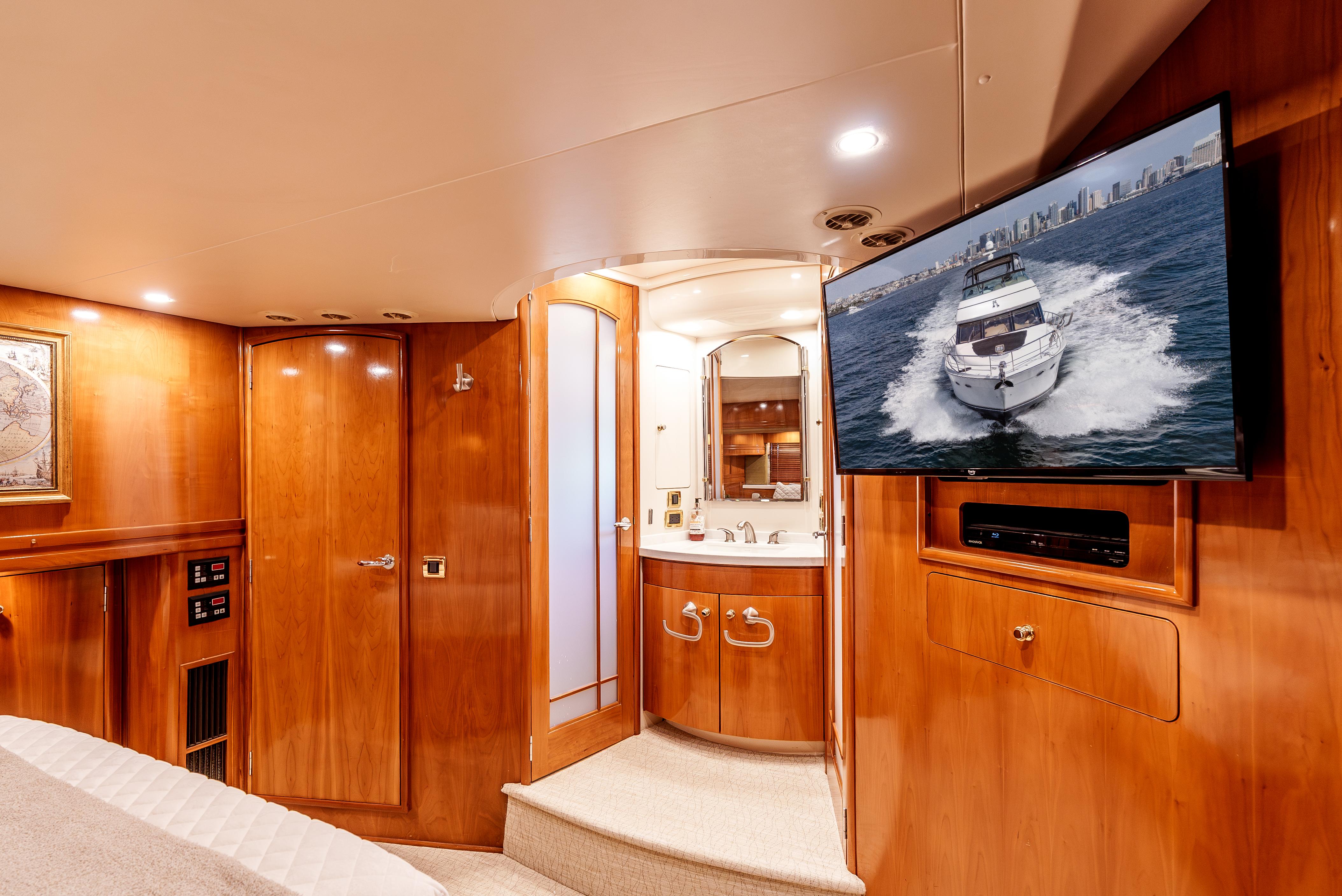 2001-carver-570-voyager-pilothouse-power-9749934-20250512152801744-1_XLARGE
