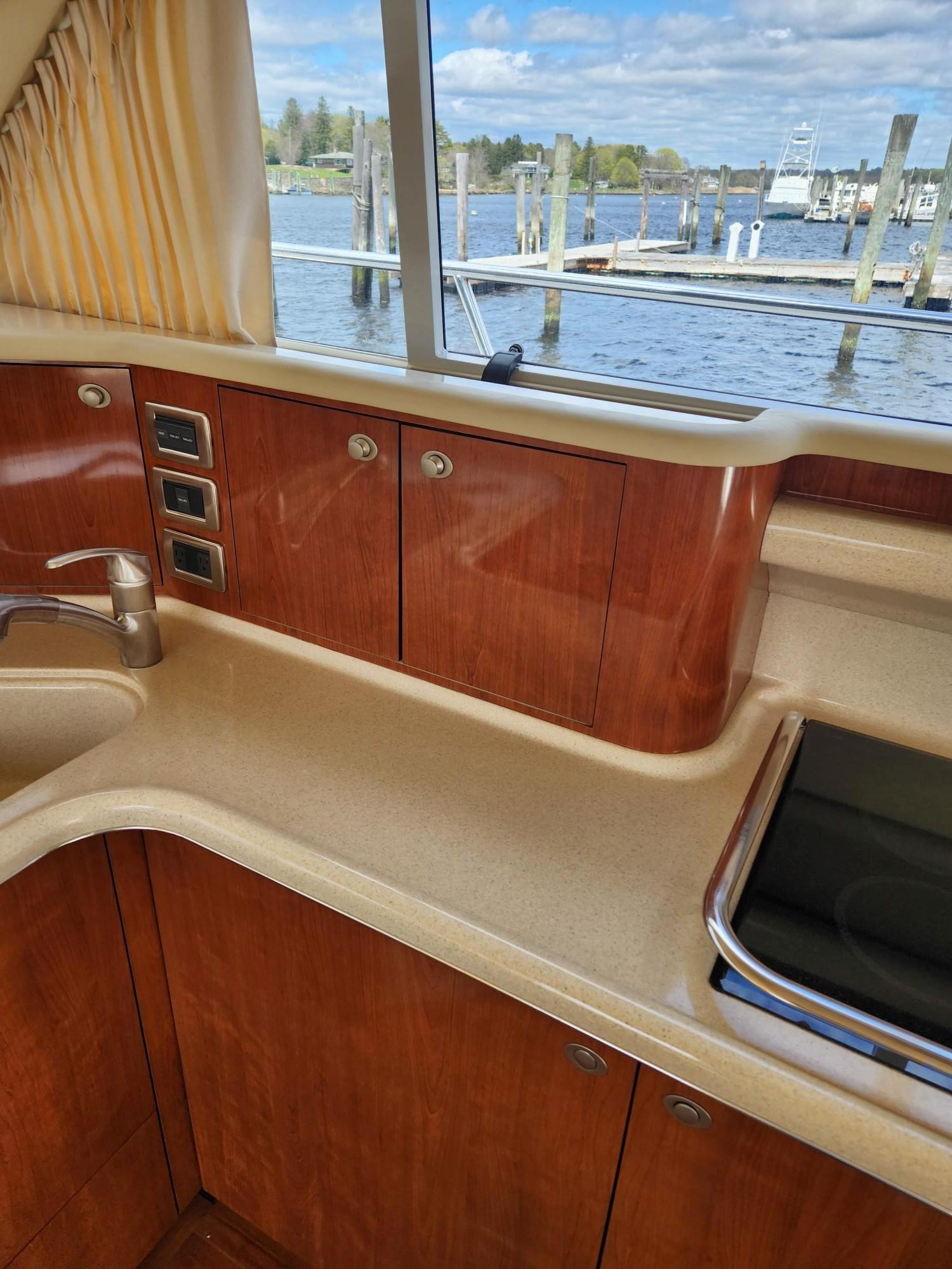 2004-sea-ray-480-sedan-bridge-power-9769942-20250428065941897-1_XLARGE