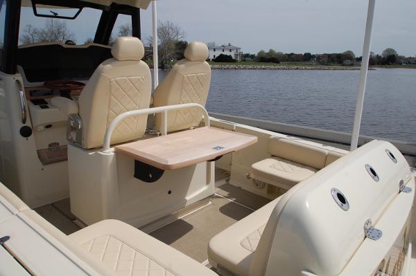 30' Chris-Craft, Listing Number 100915734, - Photo No. 12