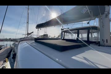 Lagoon 42 video