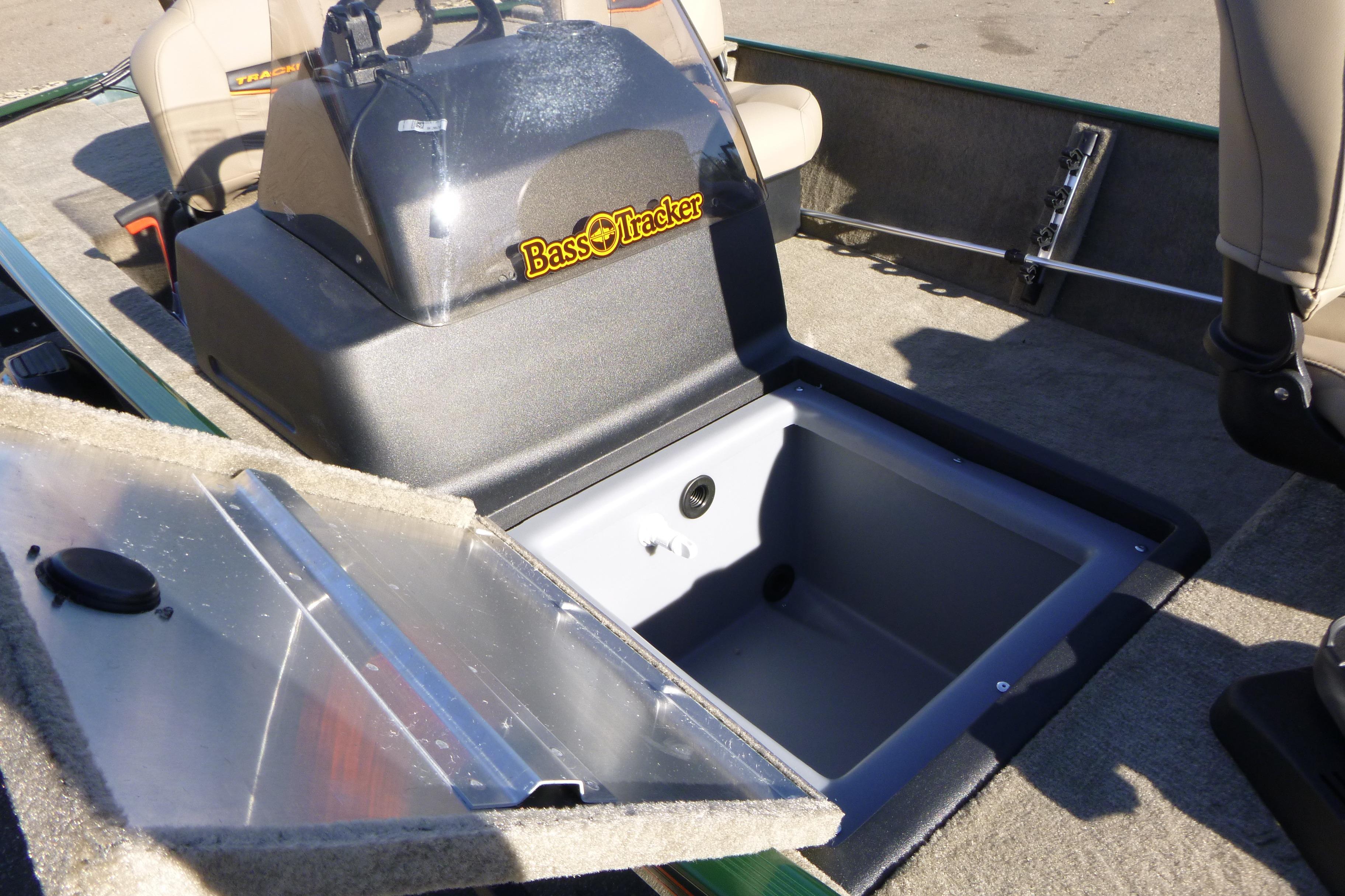 2026 Tracker Bass Tracker Classic Limited Gallery