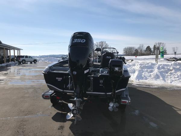 2018 Nitro boat for sale, model of the boat is ZV21 & Image # 4 of 18