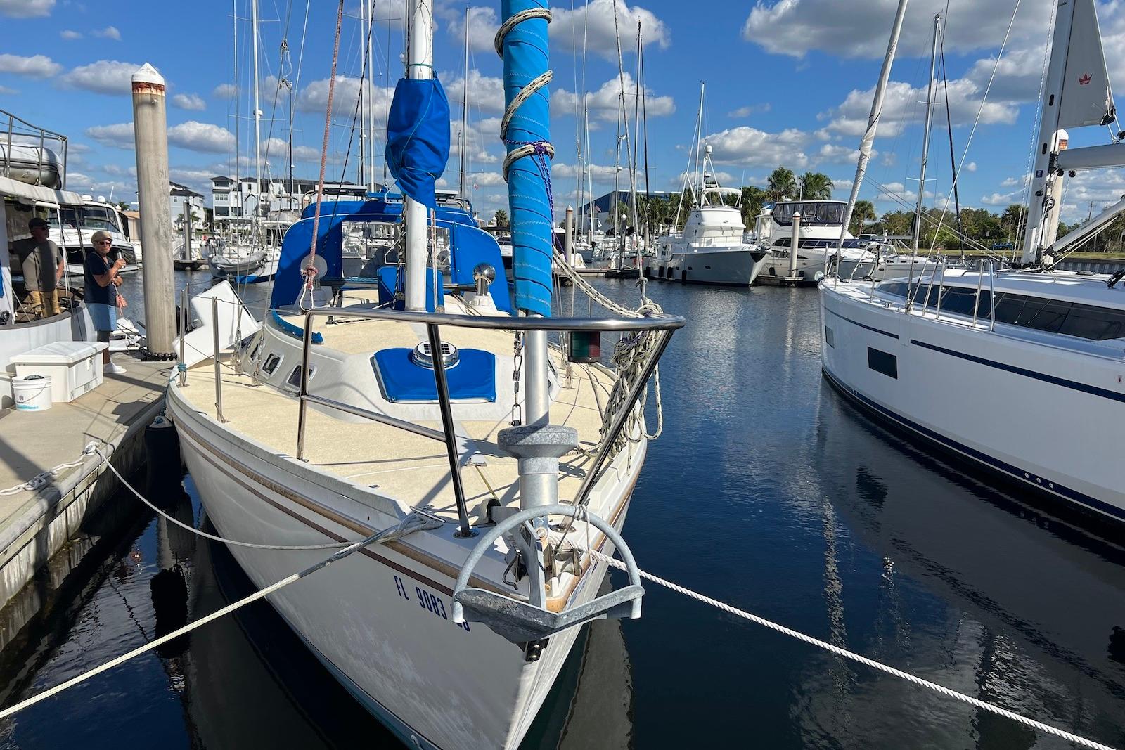 FL 10465 BB Knot 10 Yacht Sales FL 10465 BB Knot 10 Yacht Sales