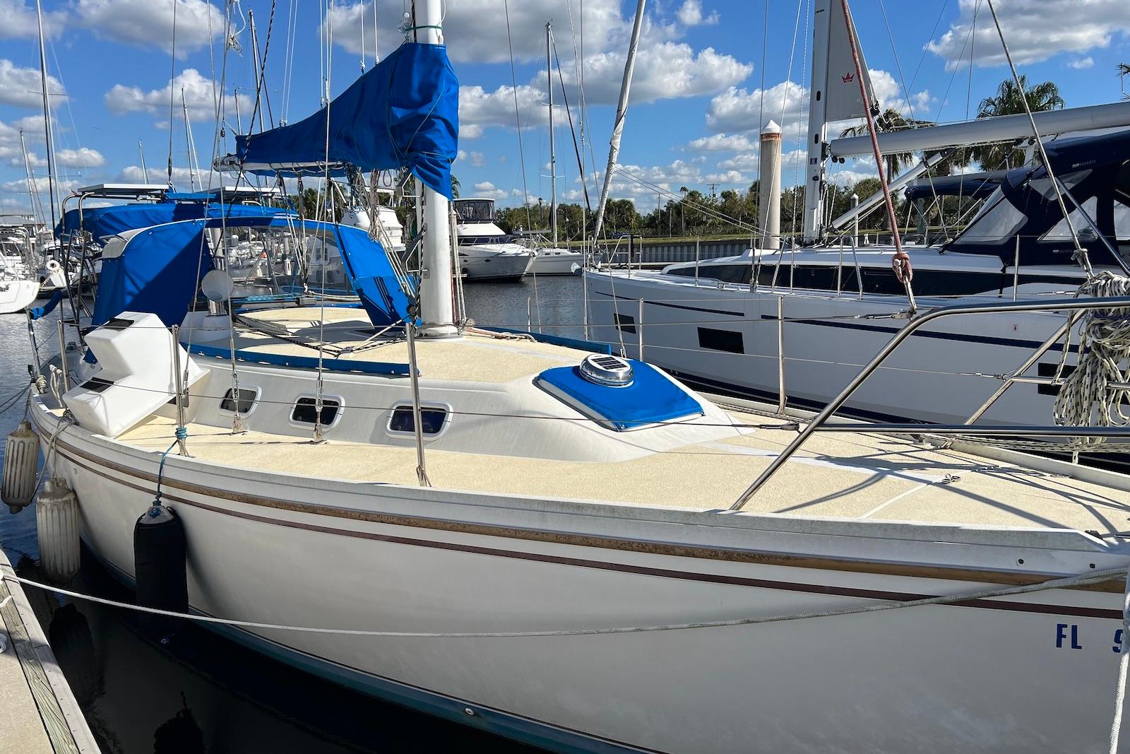 FL 10465 BB Knot 10 Yacht Sales FL 10465 BB Knot 10 Yacht Sales