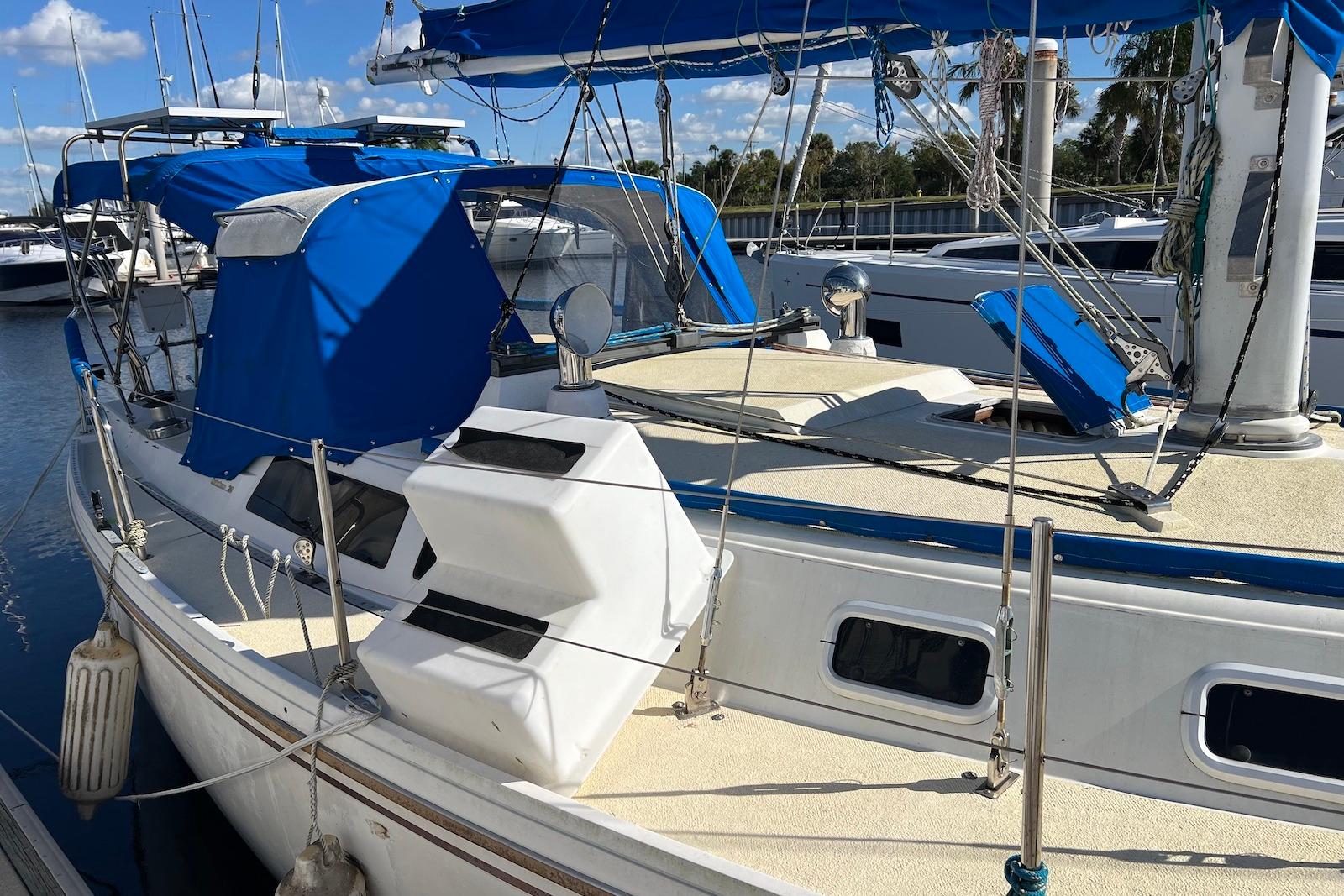 FL 10465 BB Knot 10 Yacht Sales FL 10465 BB Knot 10 Yacht Sales