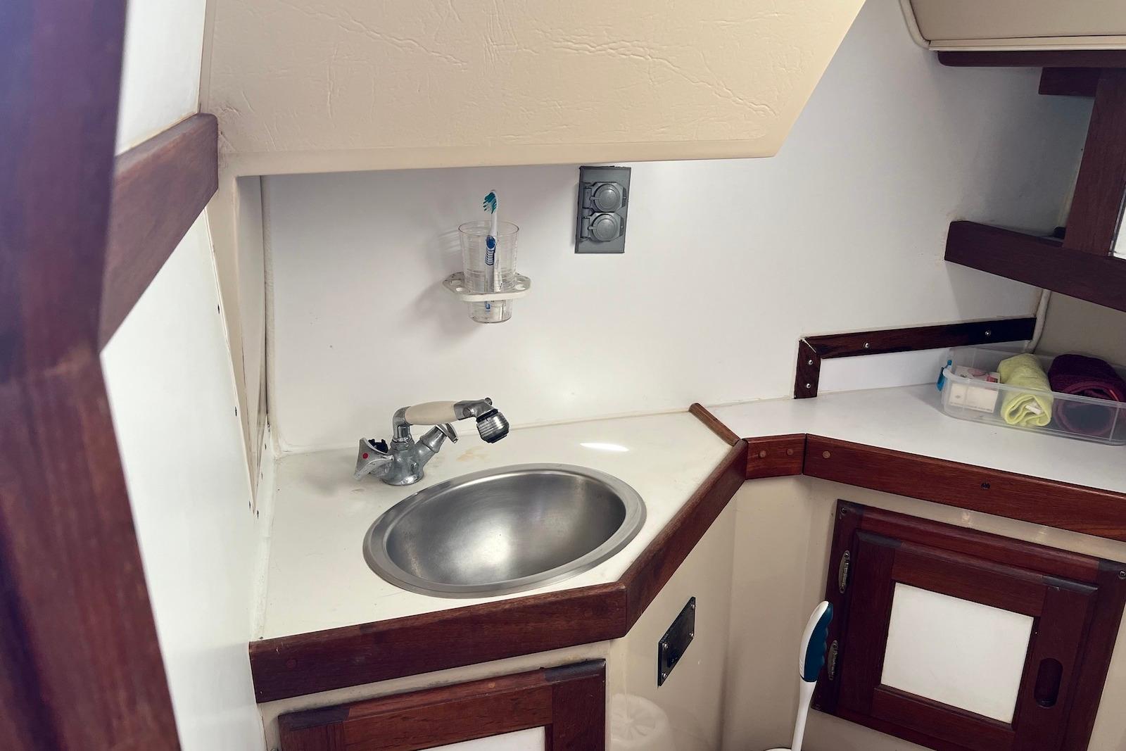 FL 10465 BB Knot 10 Yacht Sales FL 10465 BB Knot 10 Yacht Sales