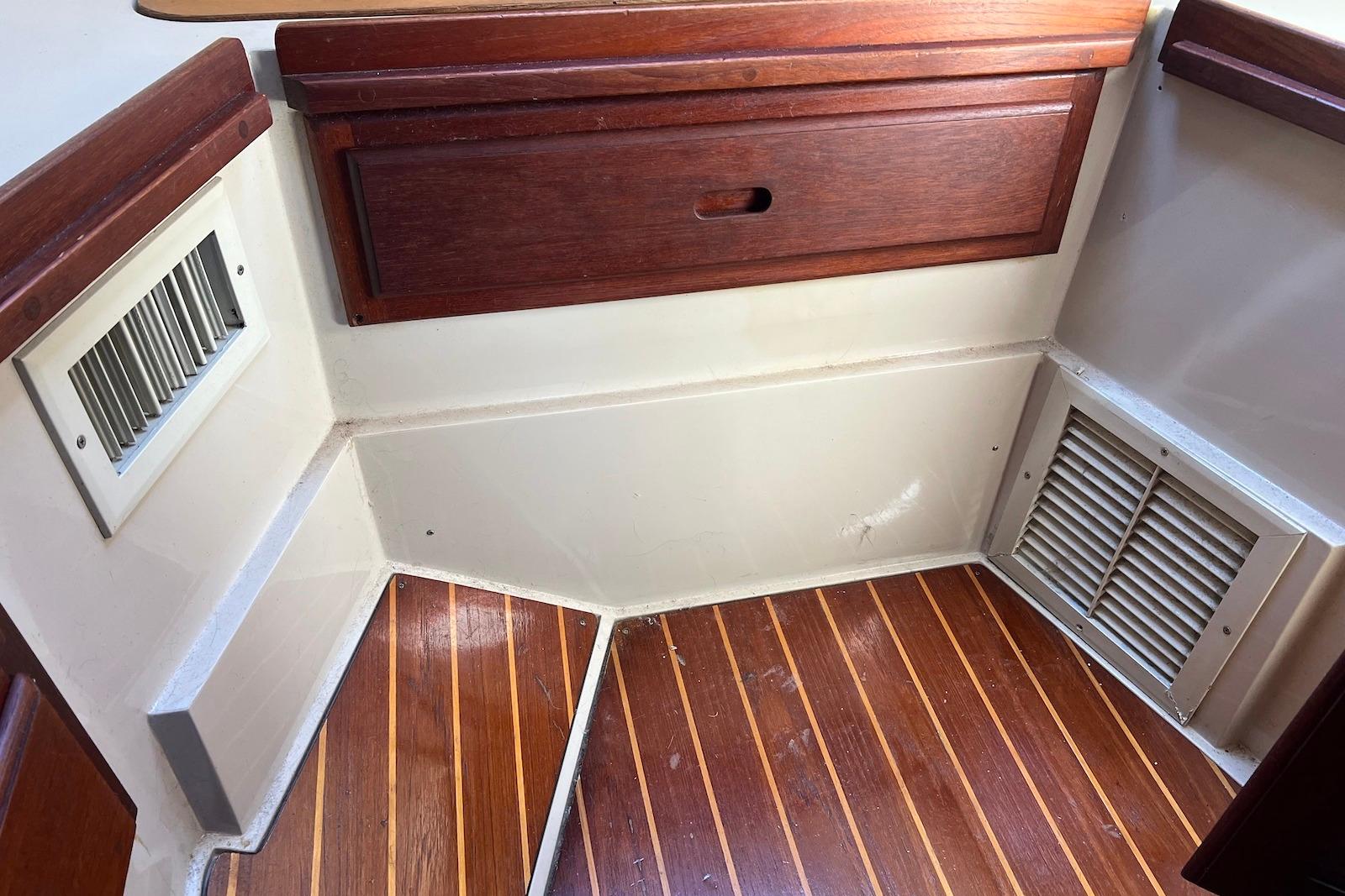 FL 10465 BB Knot 10 Yacht Sales FL 10465 BB Knot 10 Yacht Sales