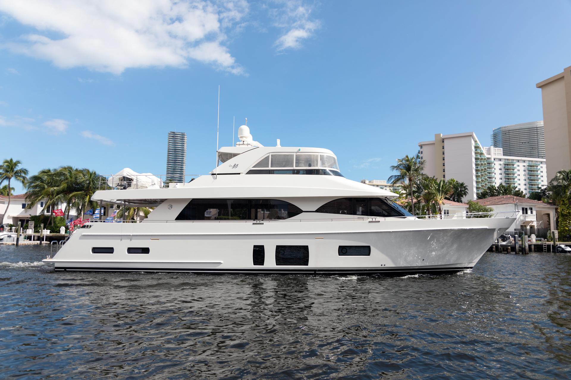 2018 Ocean 85 motoryacht