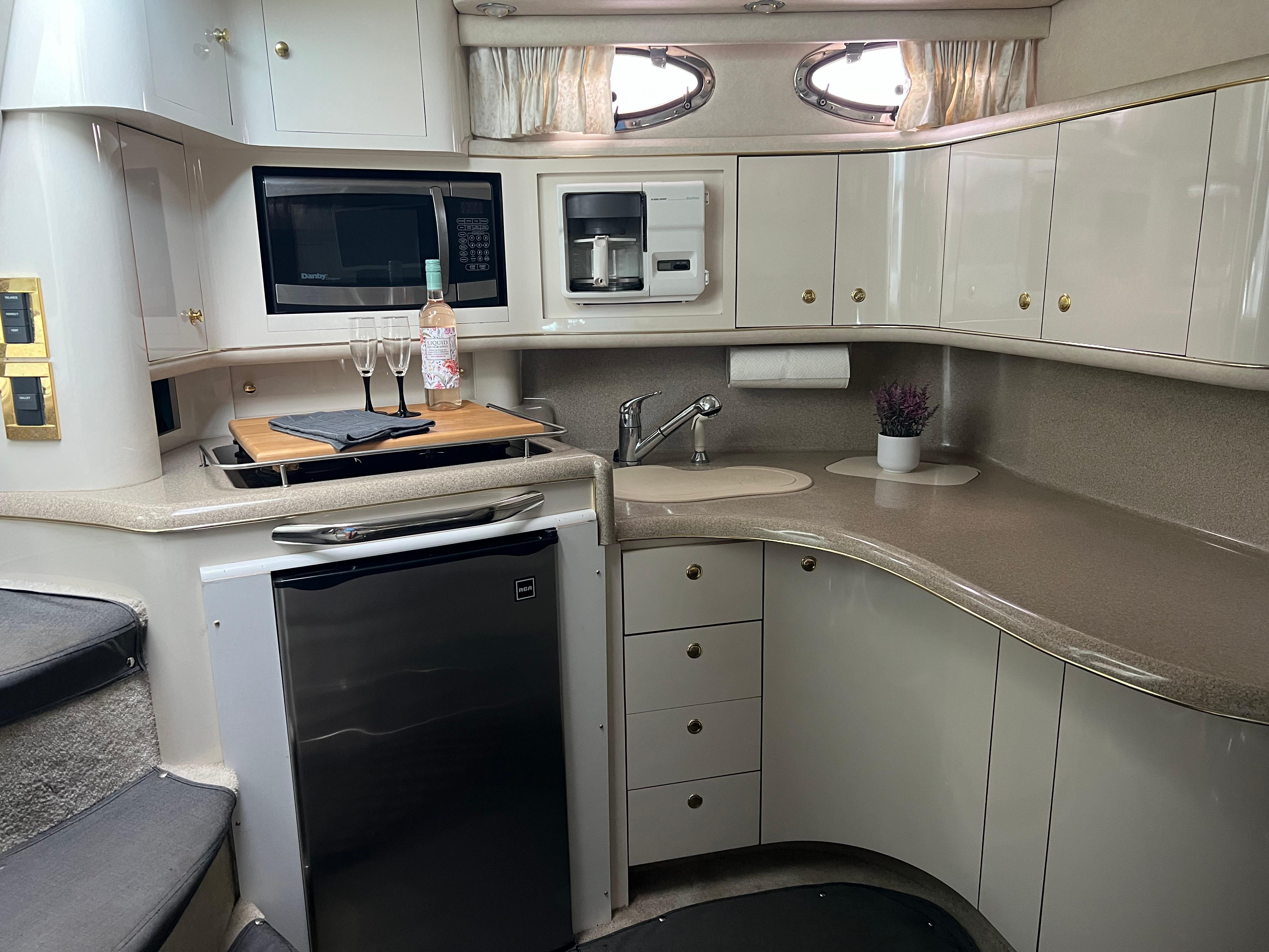1997 Sea Ray 370 Sundancer-52