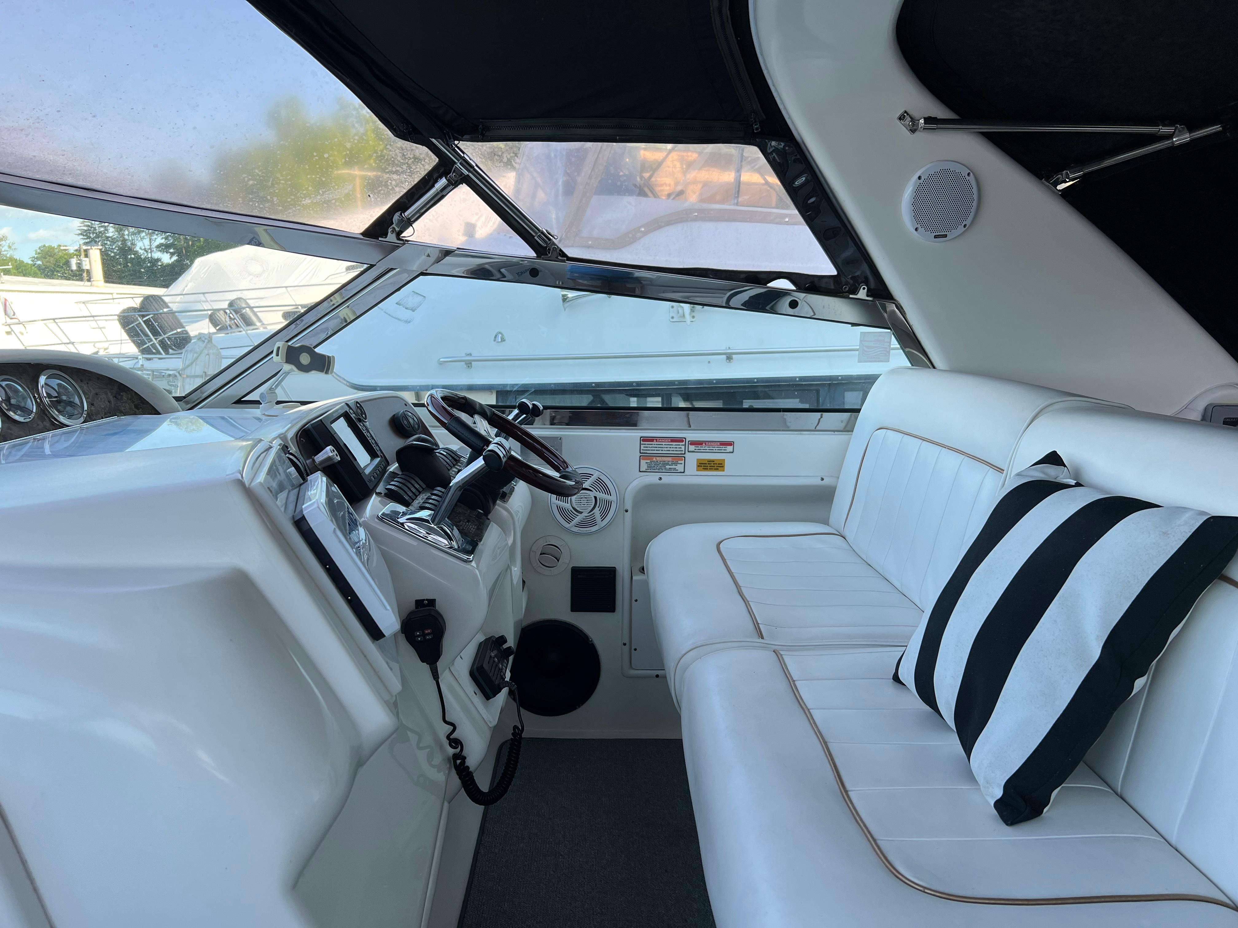 1997 Sea Ray 370 Sundancer-29