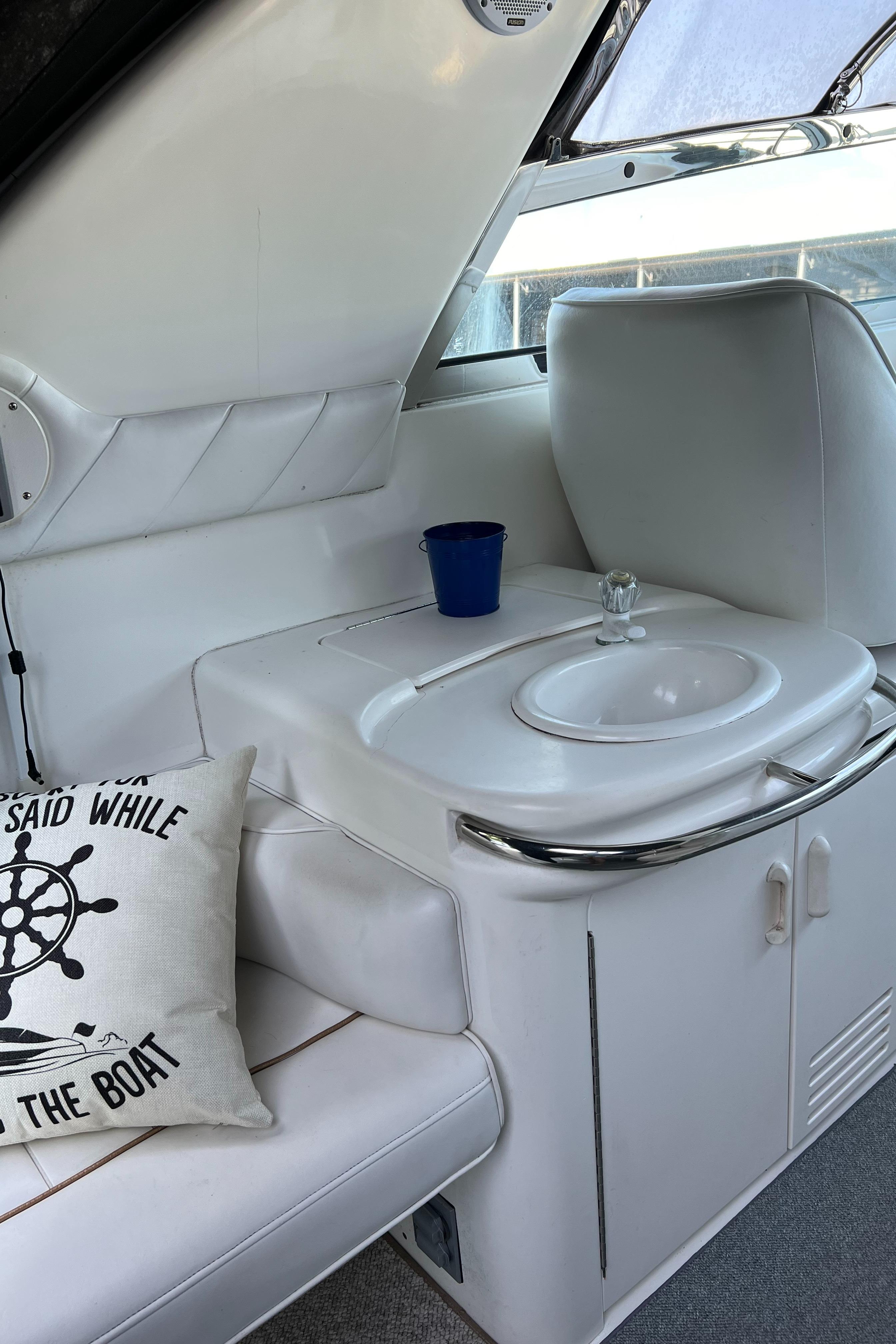 1997 Sea Ray 370 Sundancer-26