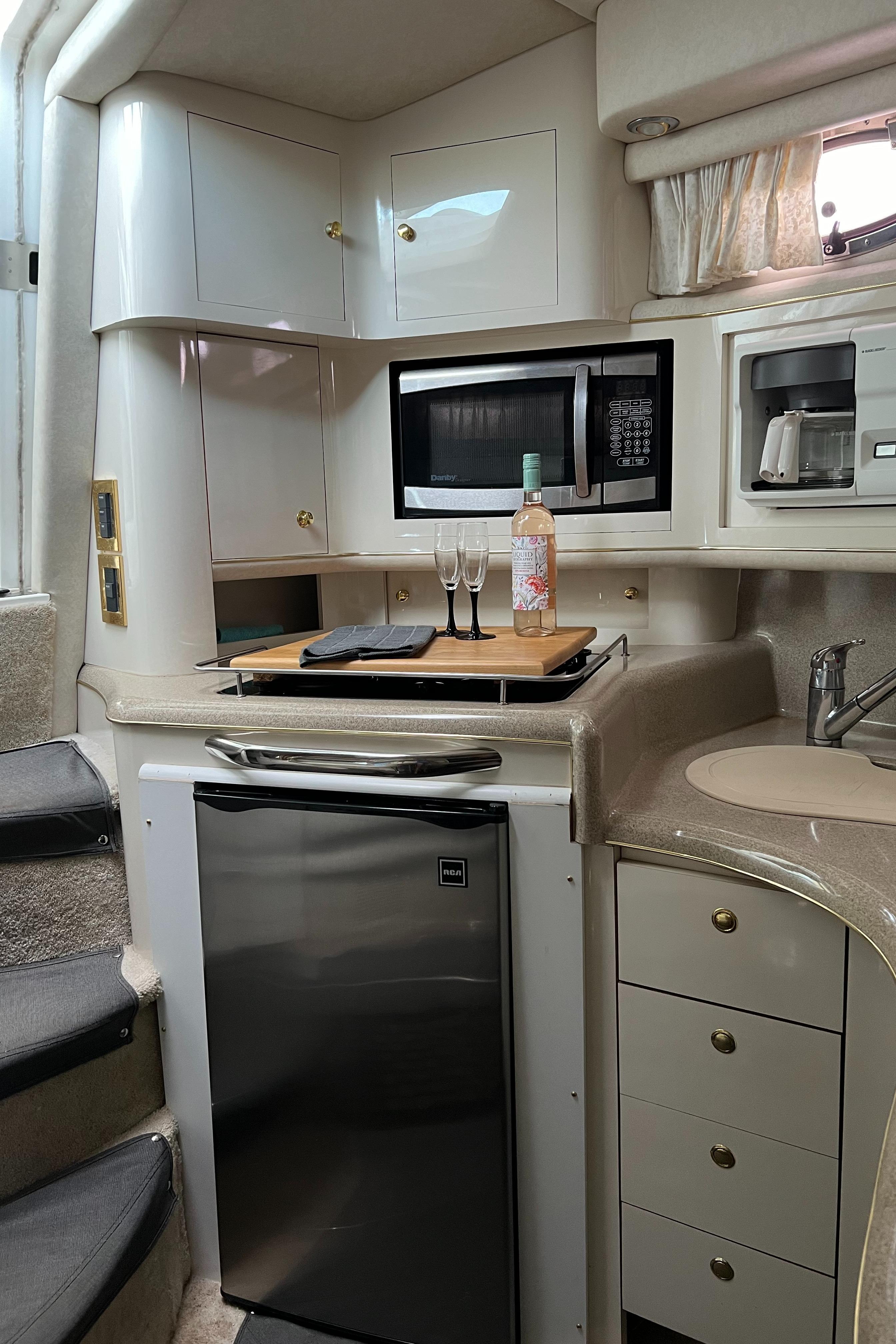 1997 Sea Ray 370 Sundancer-53