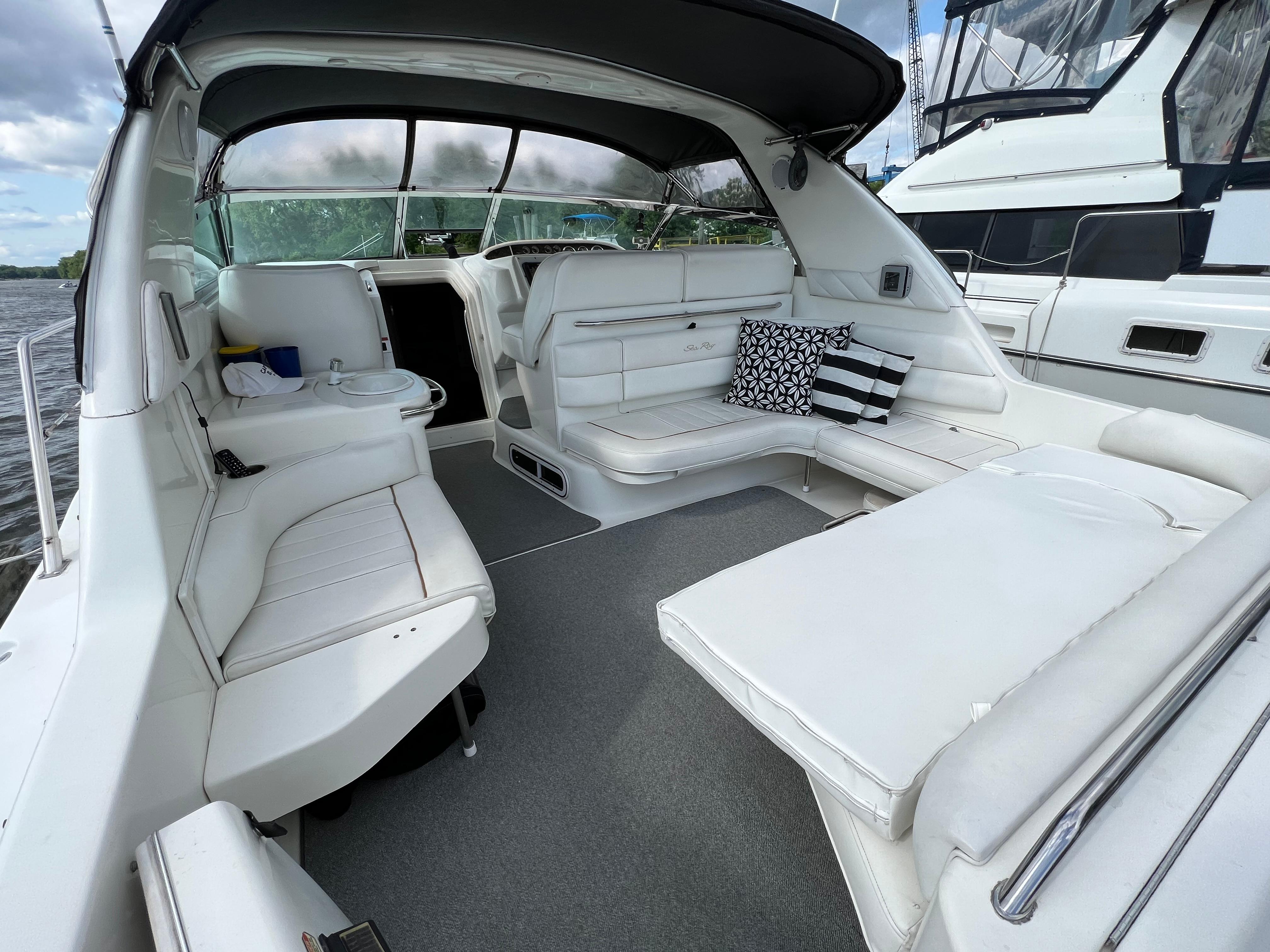 1997 Sea Ray 370 Sundancer-11