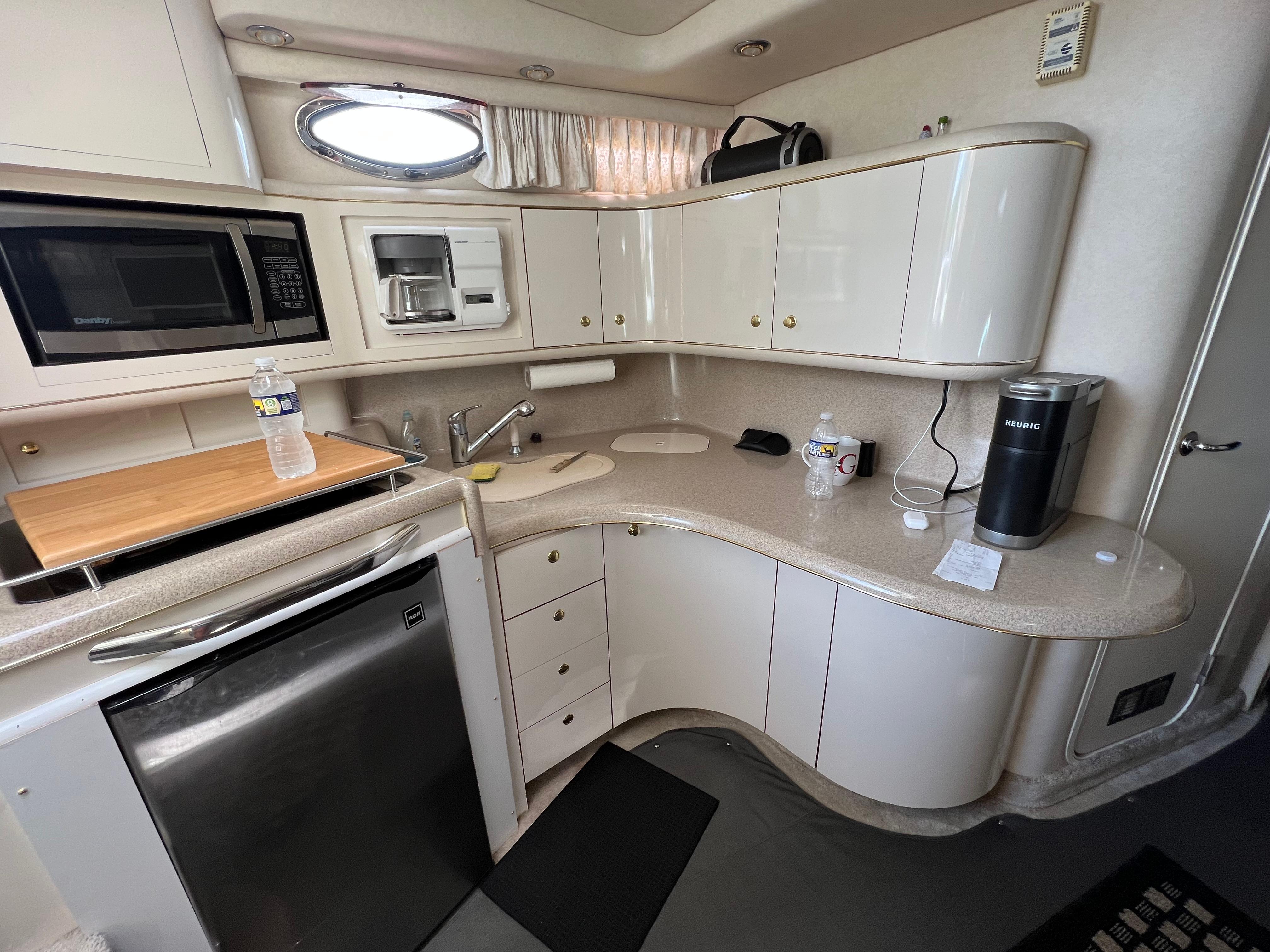 1997 Sea Ray 370 Sundancer-42