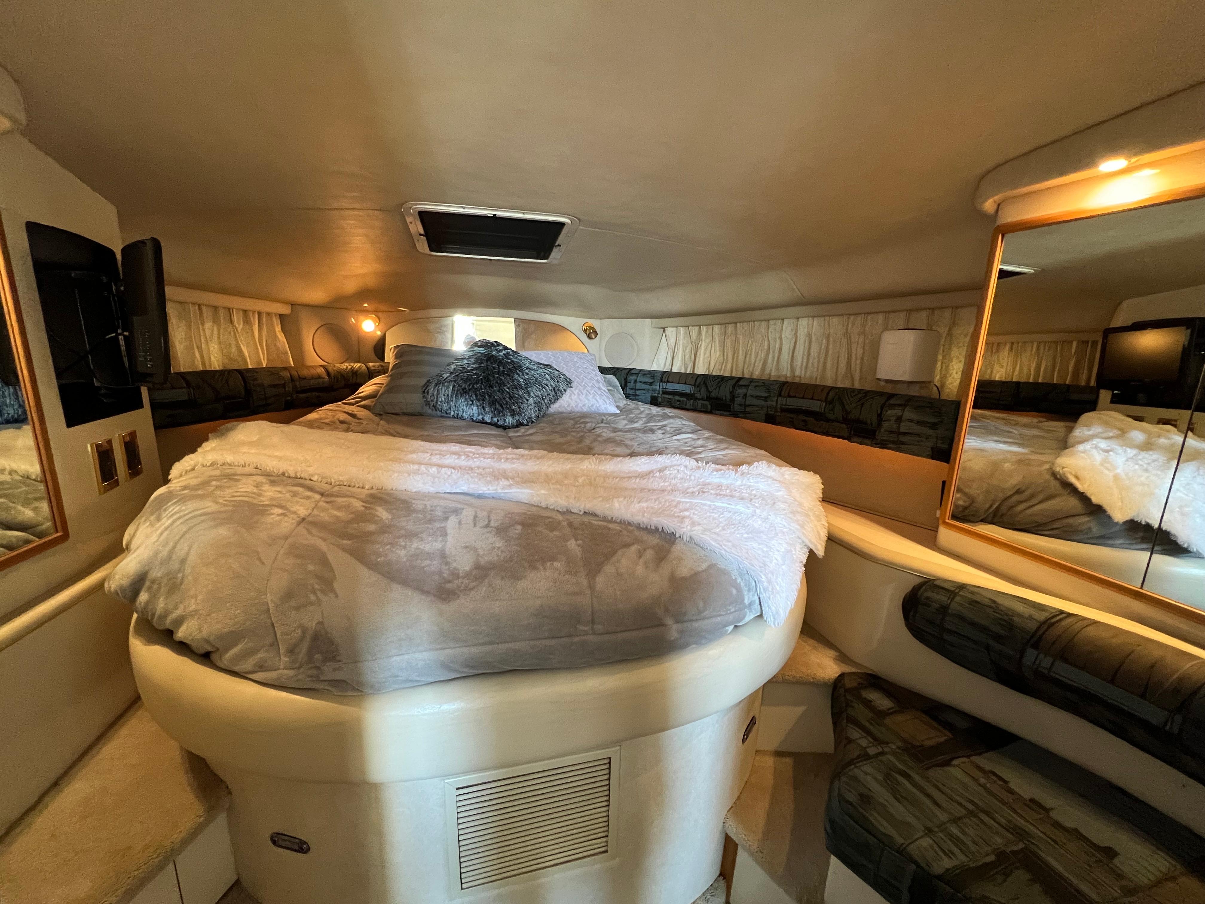 1997 Sea Ray 370 Sundancer-45