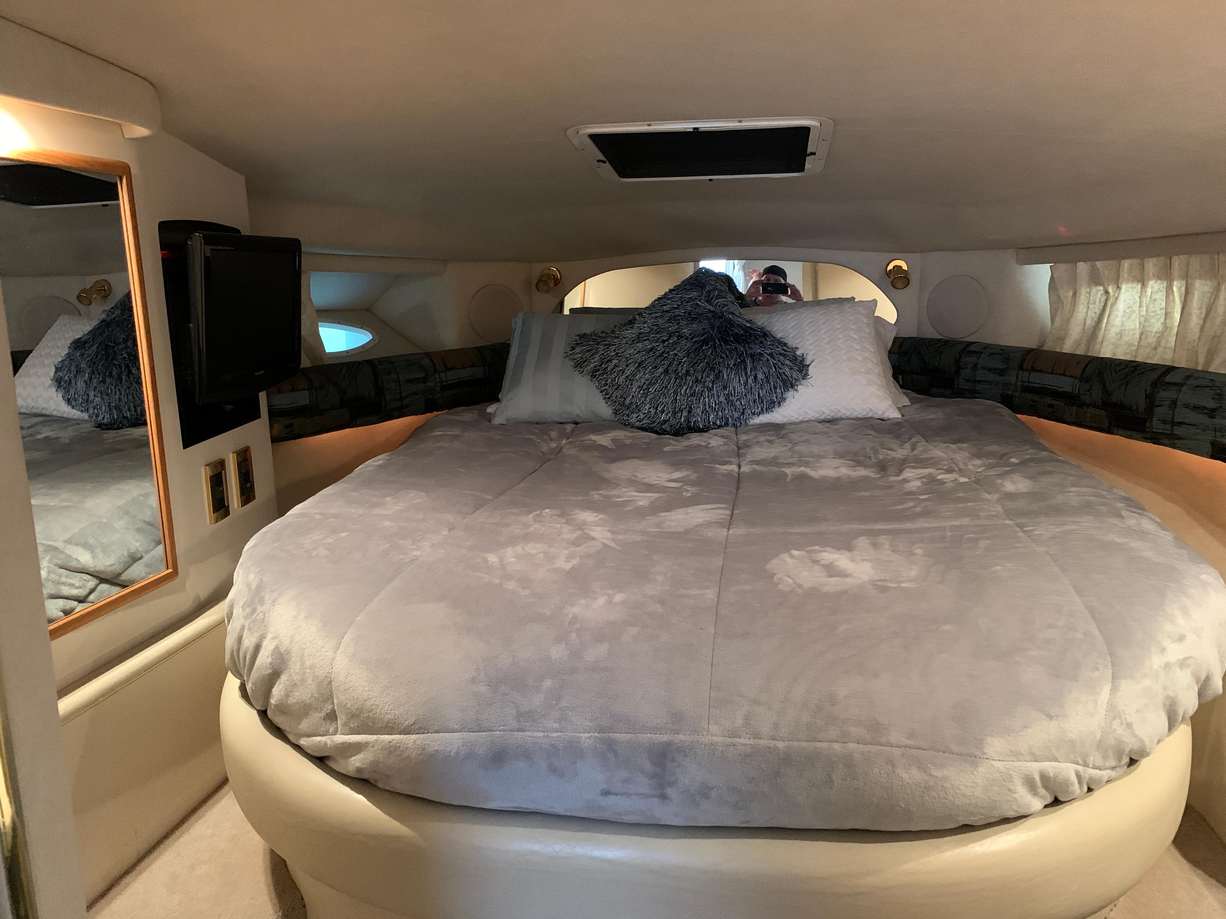 1997 Sea Ray 370 Sundancer-43