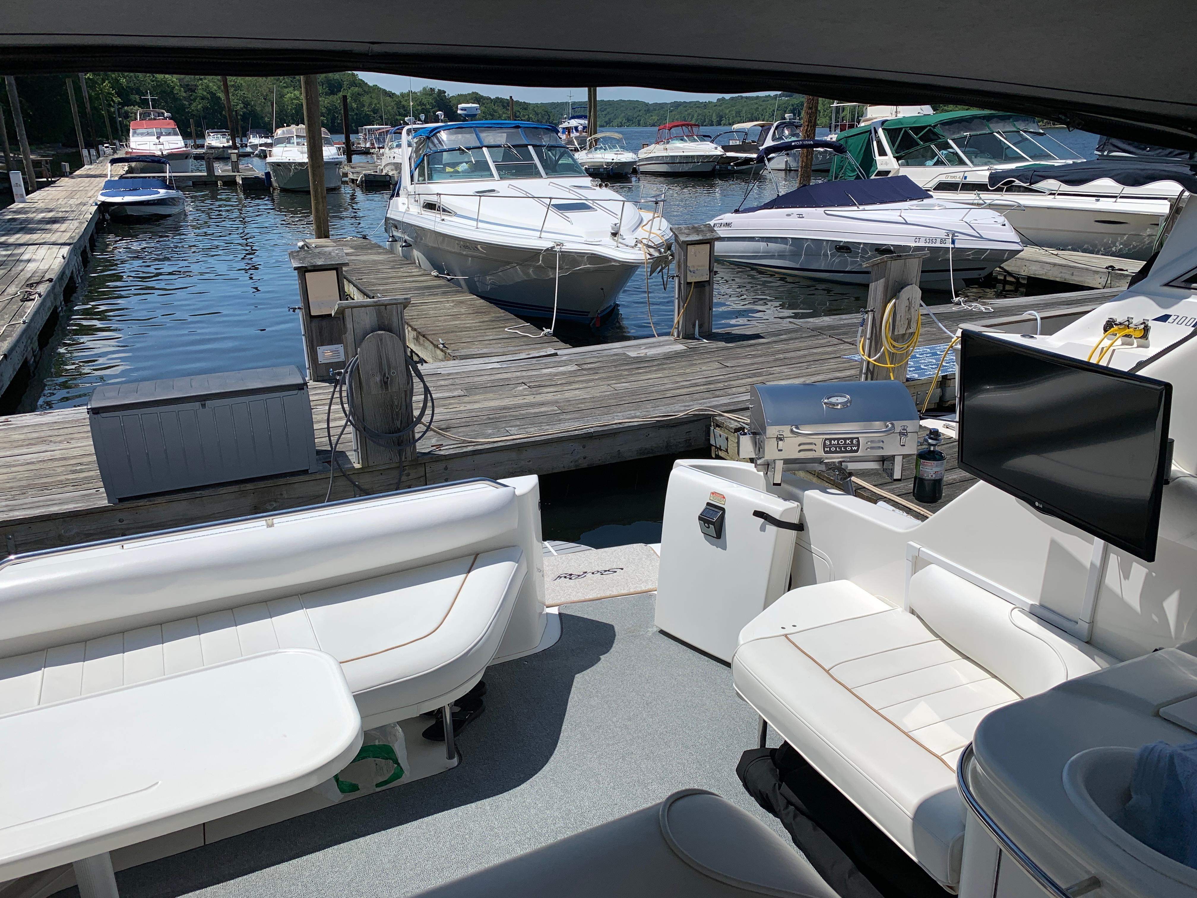 1997 Sea Ray 370 Sundancer-15
