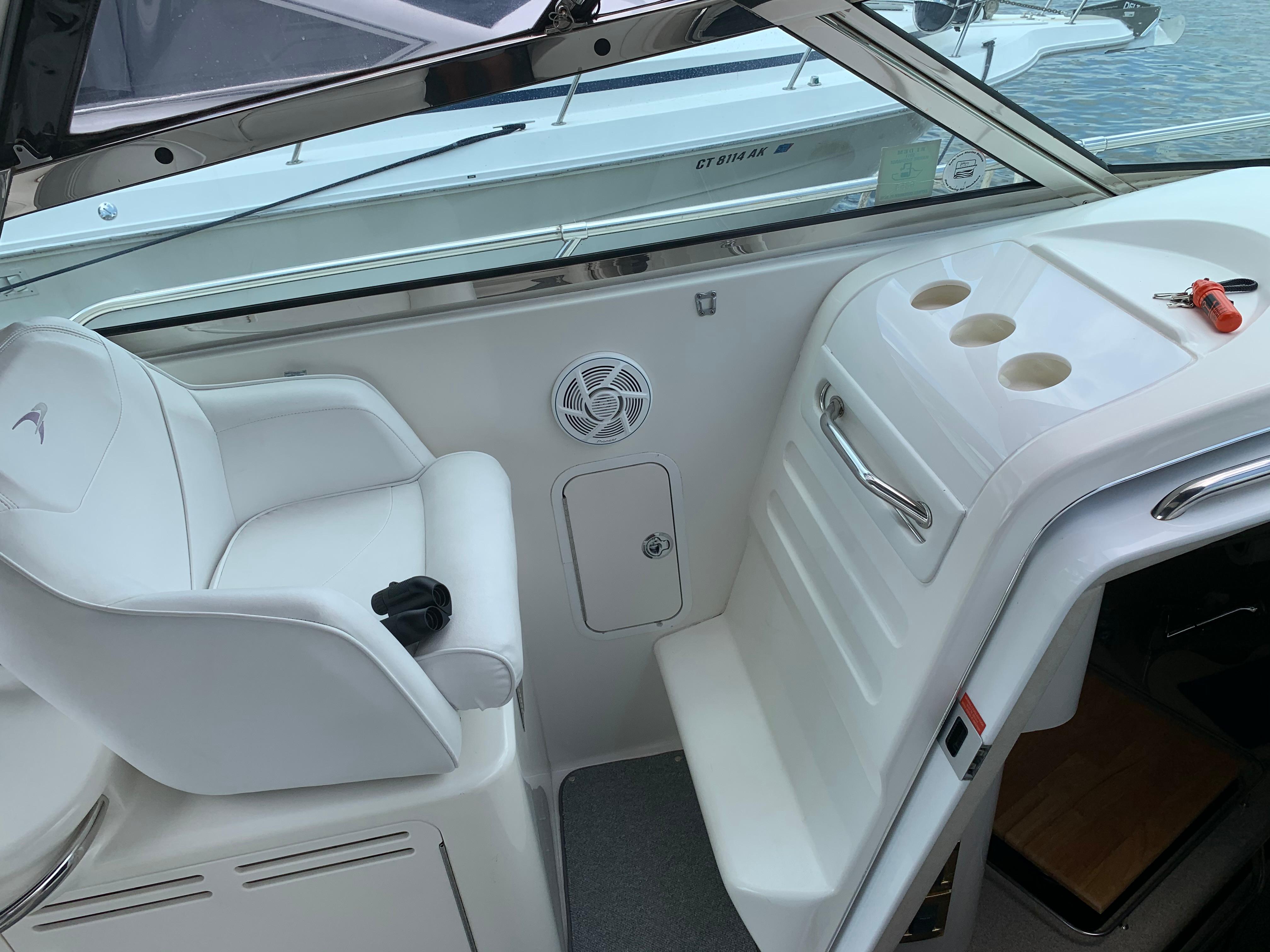1997 Sea Ray 370 Sundancer-25