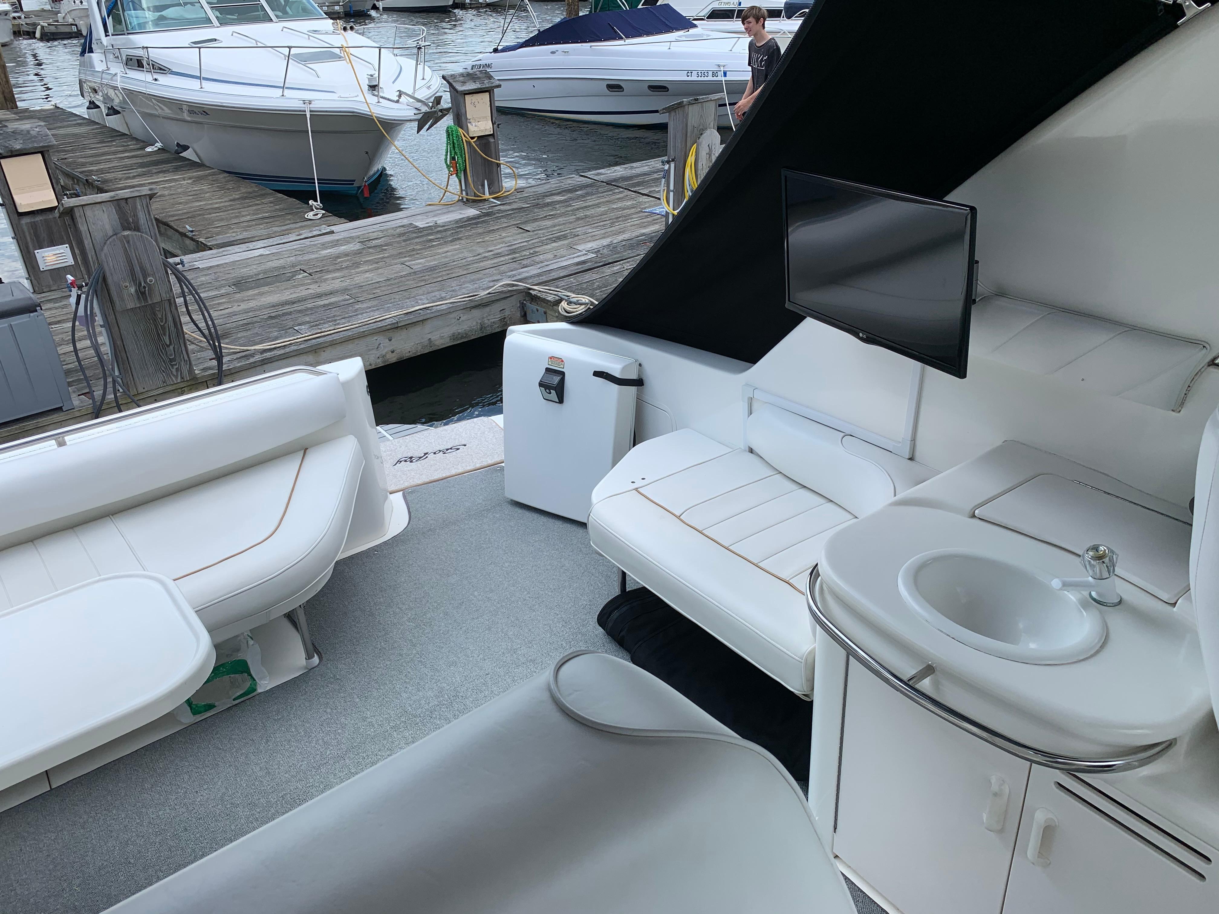 1997 Sea Ray 370 Sundancer-14
