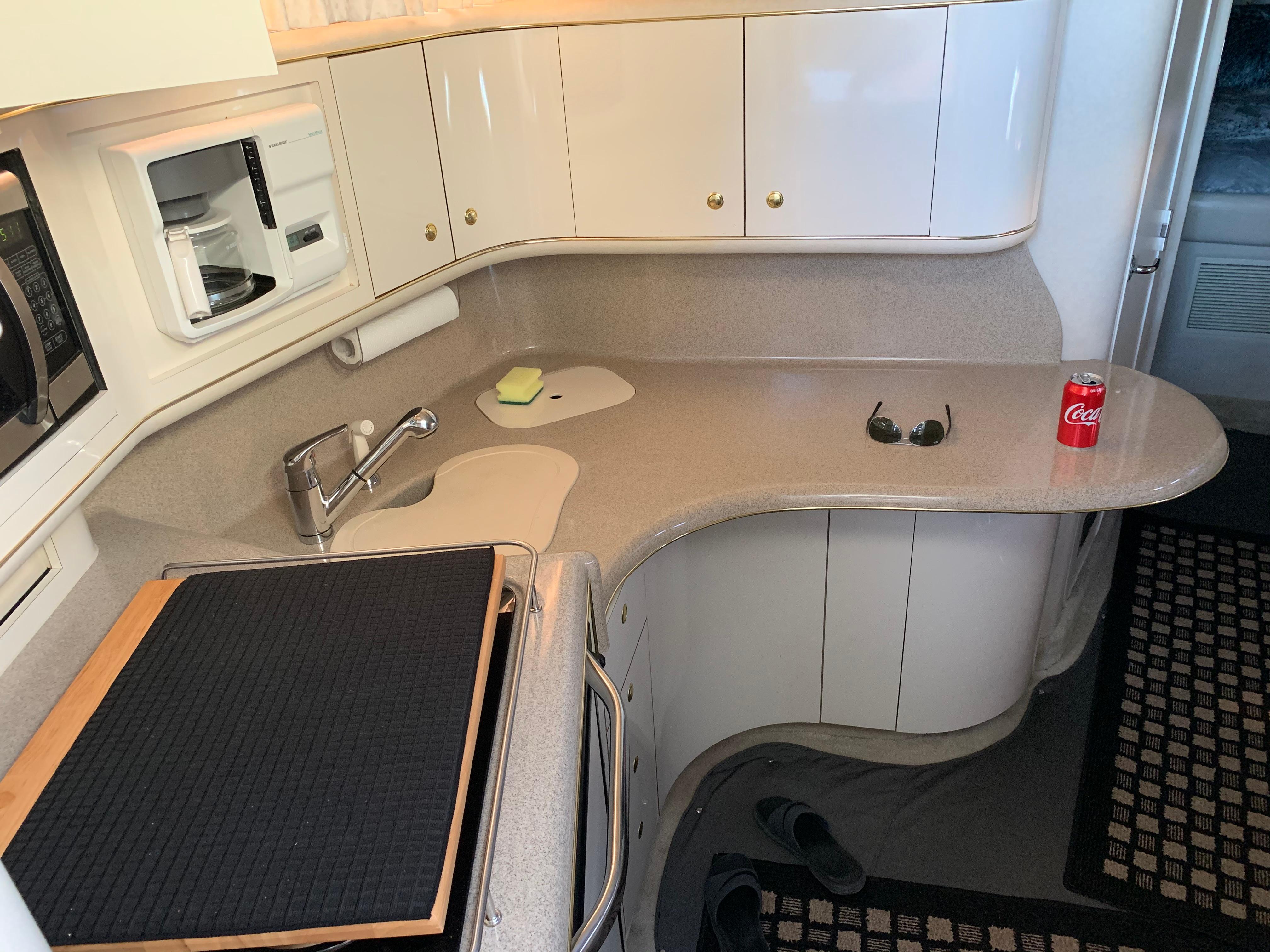 1997 Sea Ray 370 Sundancer-55