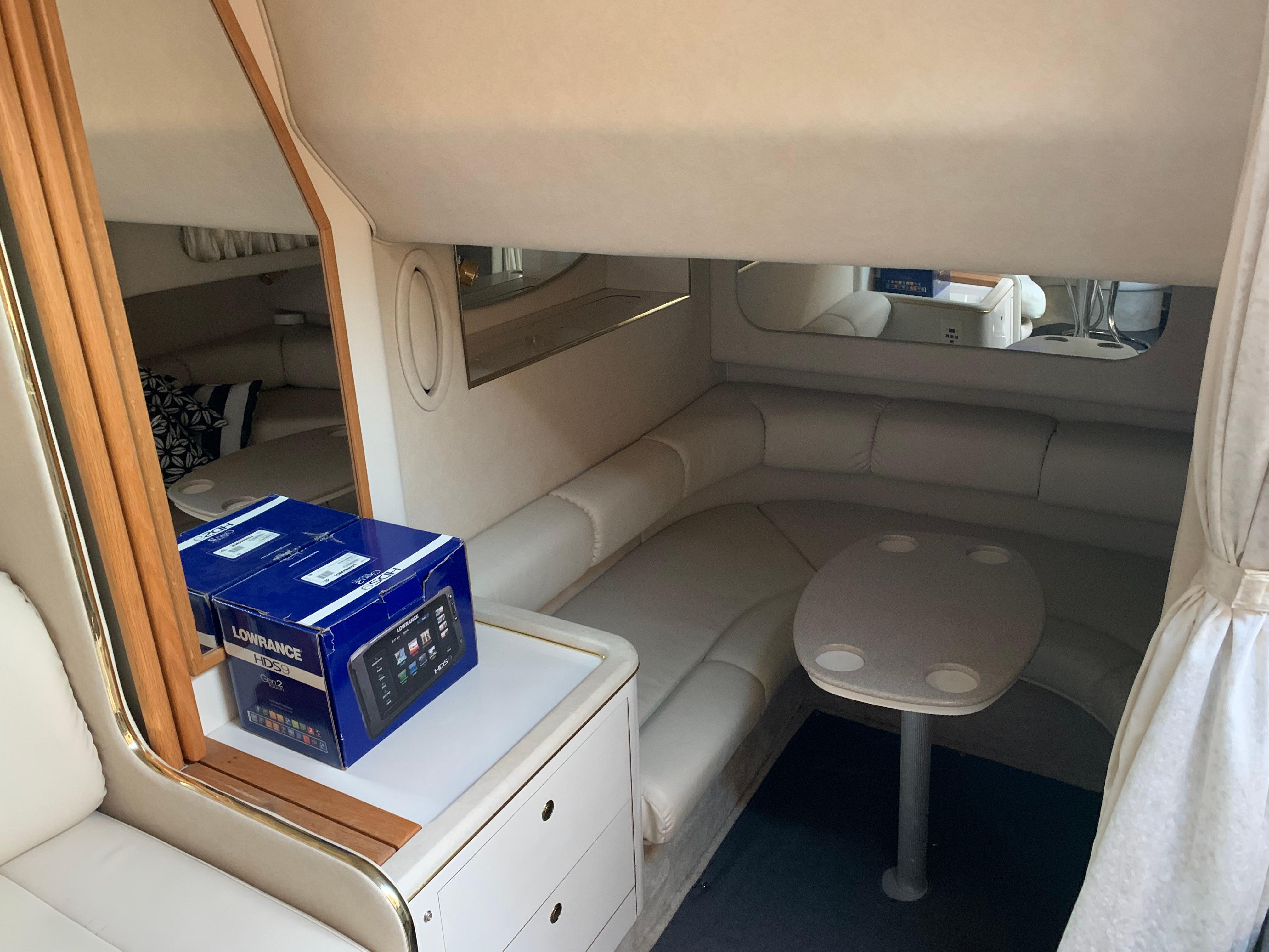 1997 Sea Ray 370 Sundancer-59