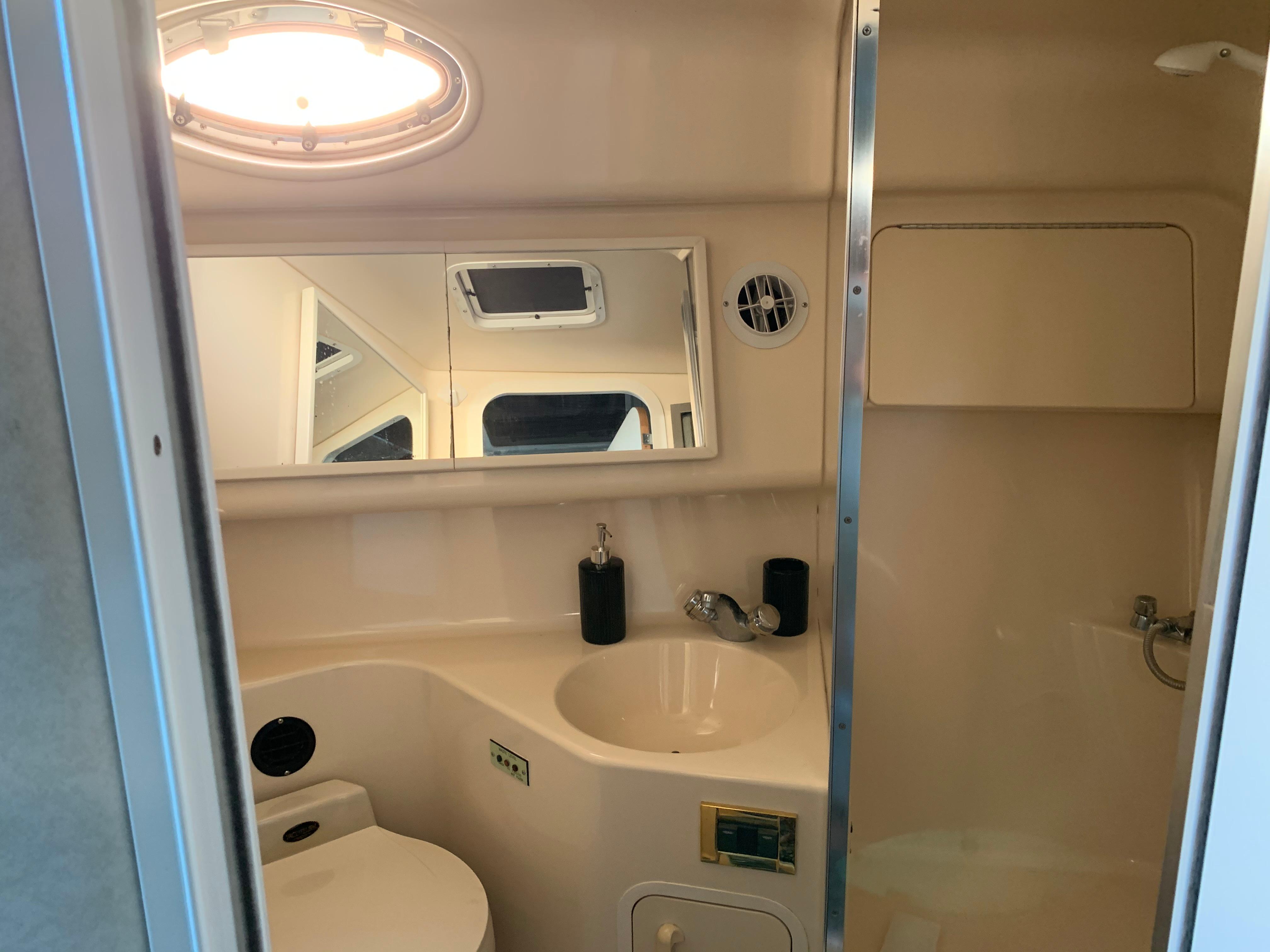 1997 Sea Ray 370 Sundancer-61