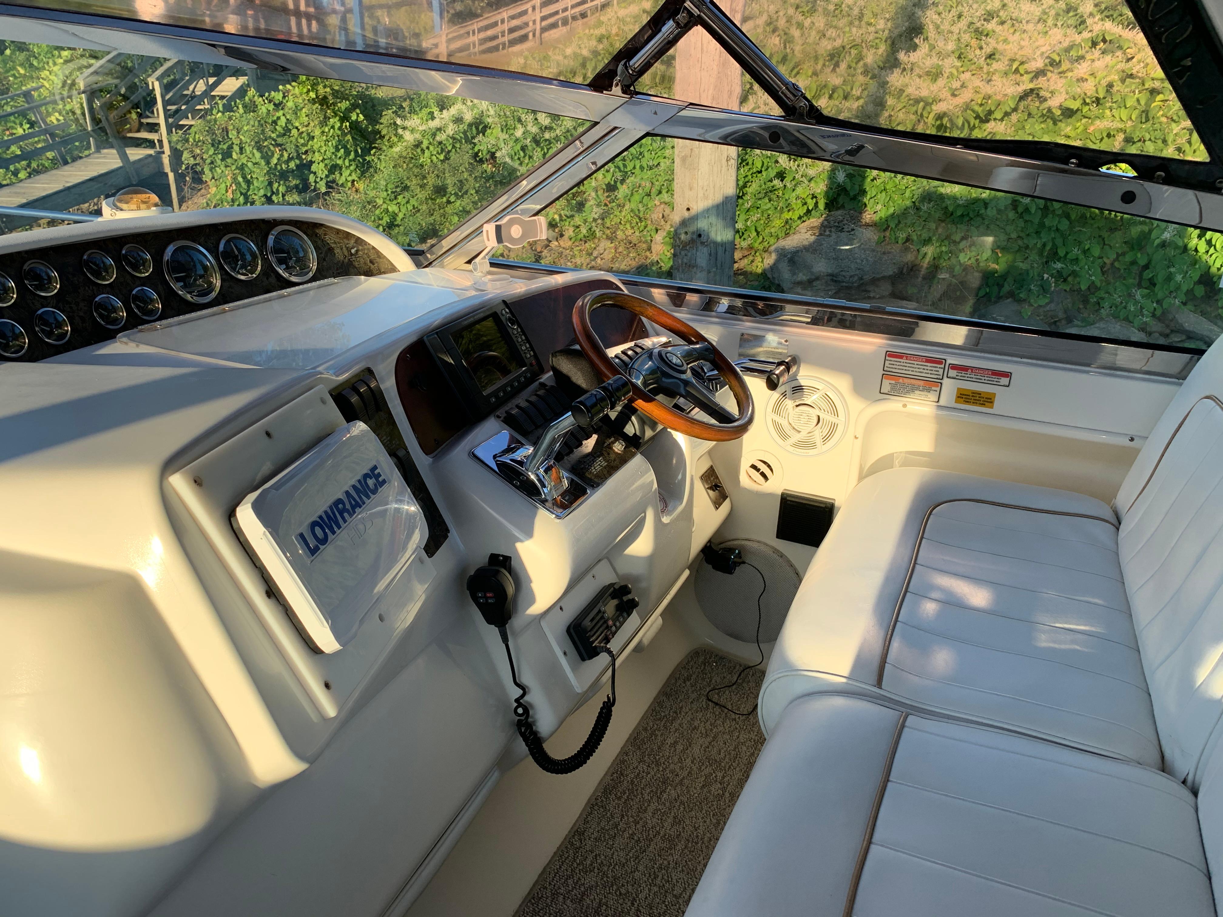1997 Sea Ray 370 Sundancer-35